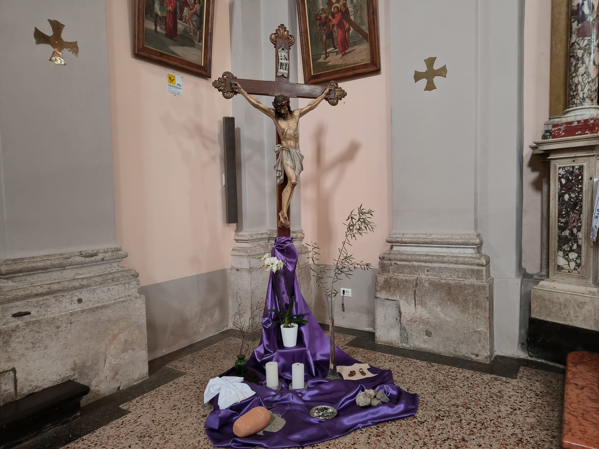 Copertina per Ronchi, Claudio Gardenal porta in scena la Via Crucis: «L’invito a percorrere la strada più ardua»