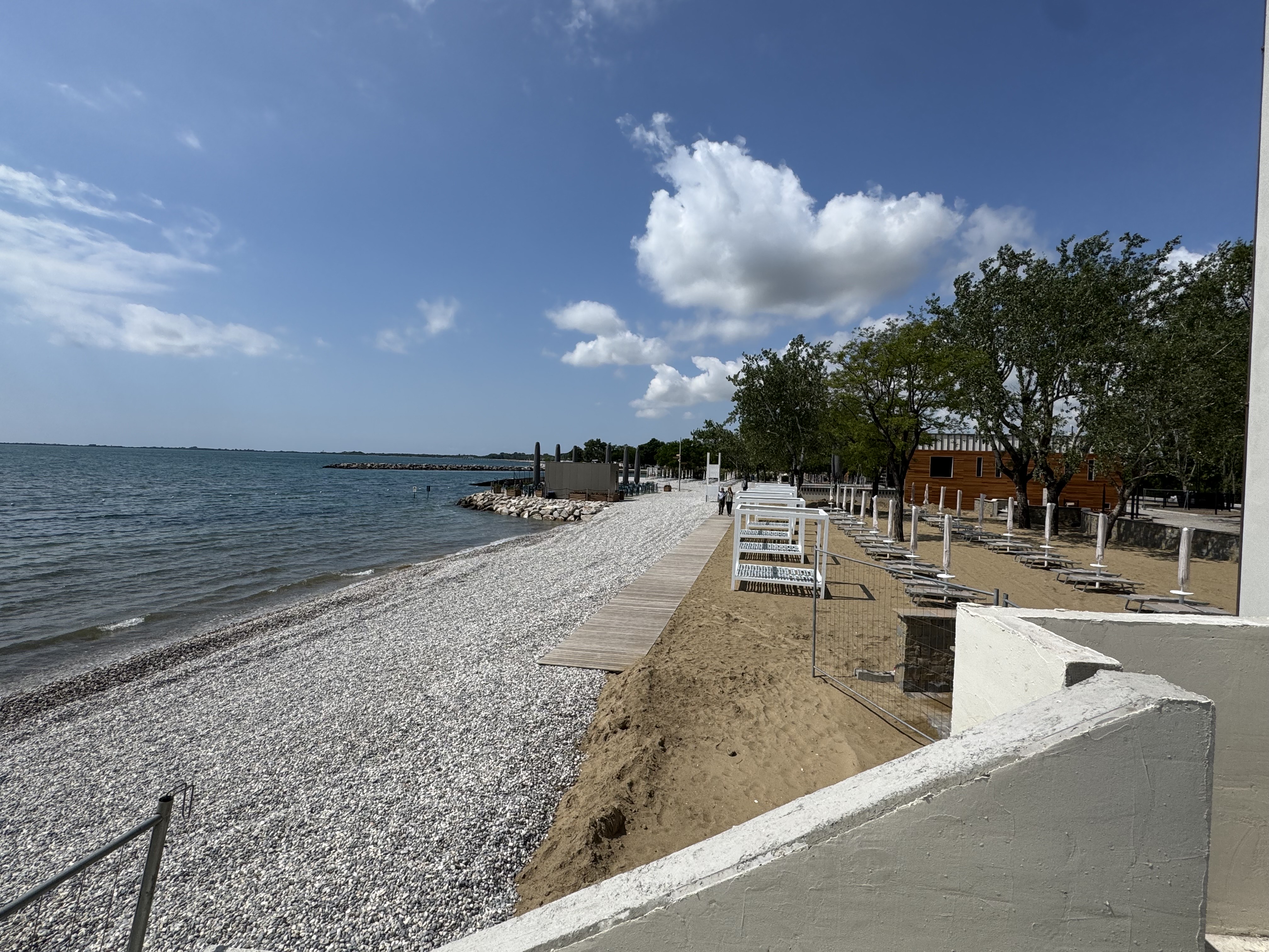 Copertina per Marina Nova, un bistrot e una guest house segnano la rinascita dell’ex 'Isola Panzano Lido’