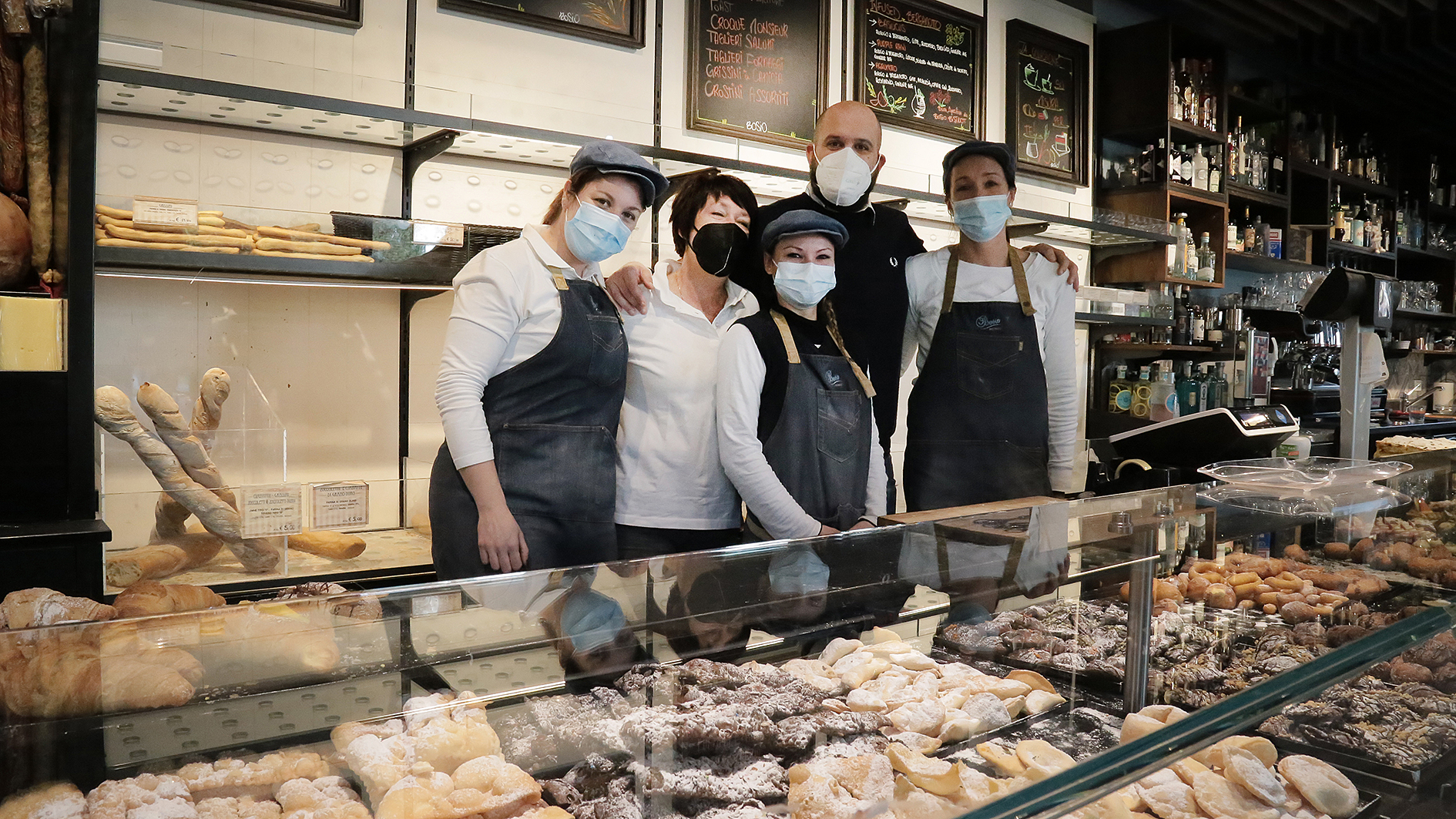 Copertina per Il segreto per i crostoli perfetti, la pasticceria di Staranzano che li sforna tra tradizione e innovazione