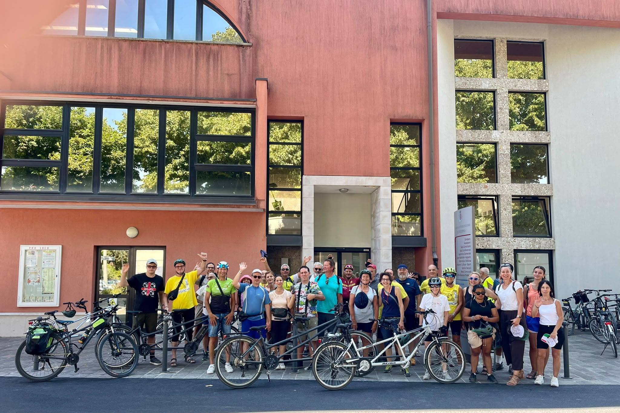 Immagine per Fotonotizia – Staranzano, oltre 40 i partecipanti alla pedalata per non vedenti e ipovedenti di ‘Ferragosto Sensoriale’