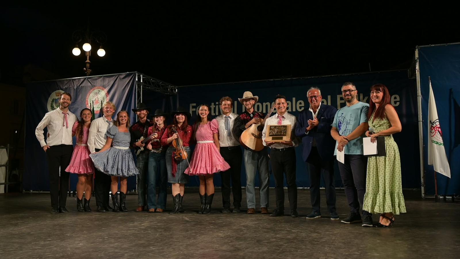 Immagine per Gorizia, l’ensemble dello Utah trionfa con il 'Premio Simpatia' al Festival Mondiale del Folklore