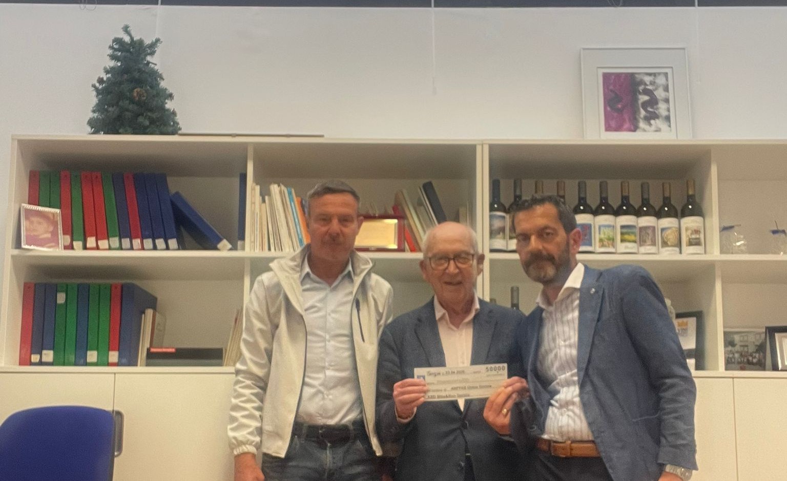 Immagine per Fotonotizia - Castello Trail, Bike&Run dona 500 euro ad Anffas Gorizia