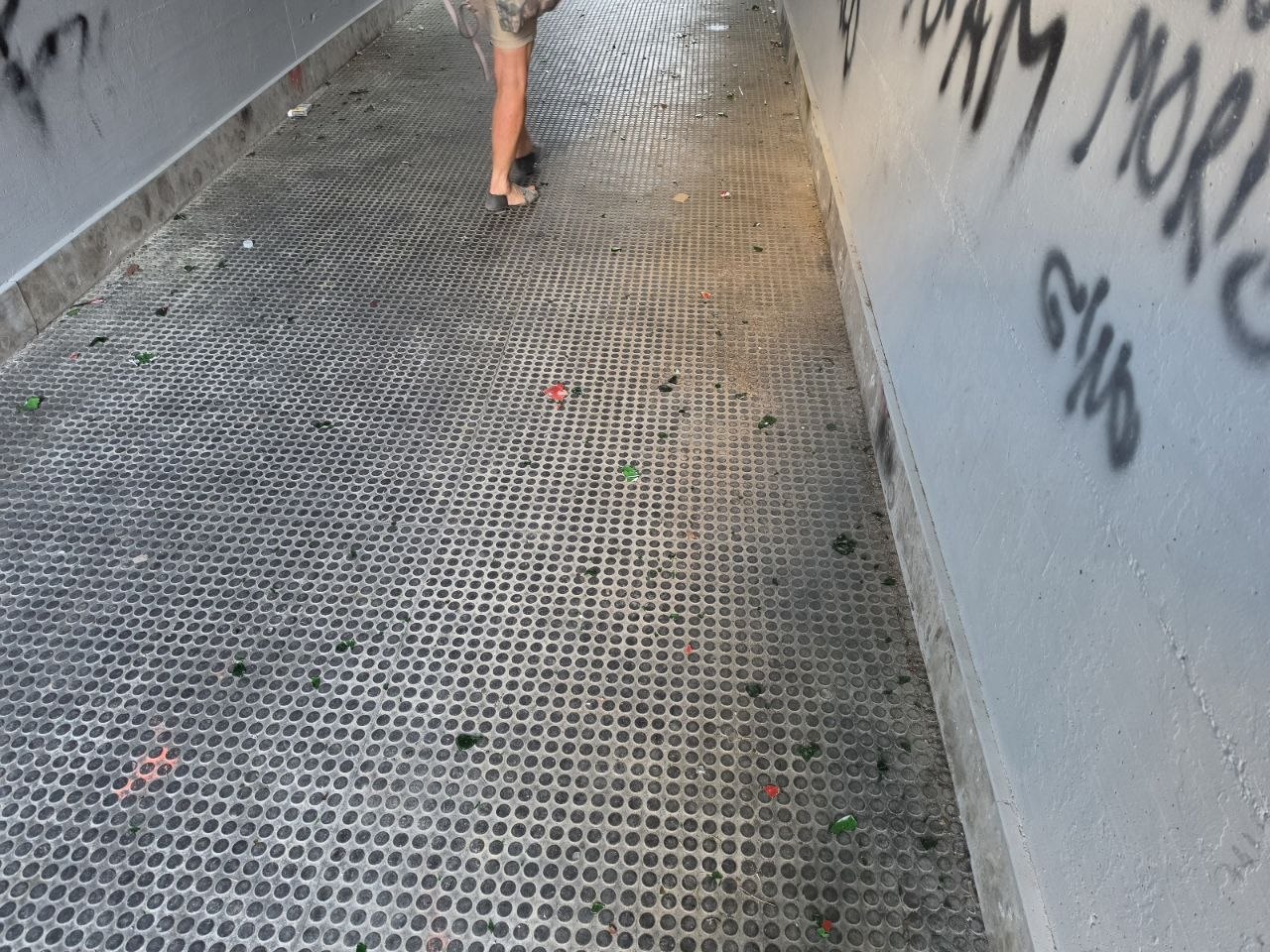 Immagine per Vetri e degrado nel sottopasso di Lucinico, l’allarme del consigliere Tomasella