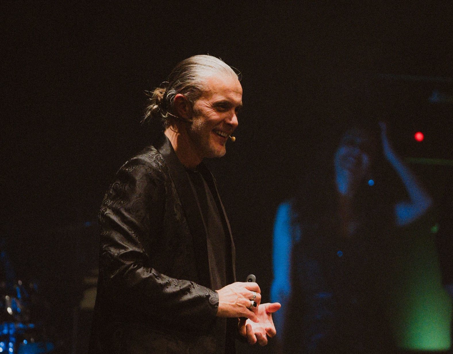 Immagine per Il mito del Live Aid rivive in Biblioteca a Monfalcone, Gabriele Medeot racconta gli anni Ottanta tra società e cultura