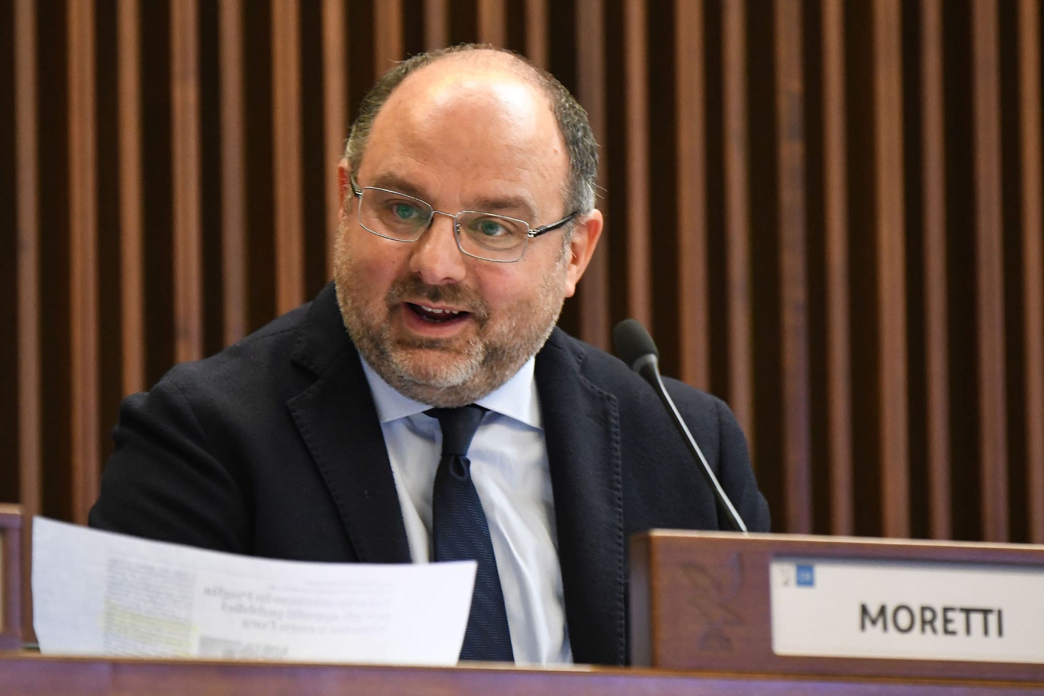 Immagine per Retribuzione oraria aggiuntiva negli appalti degli enti pubblici, voto unanime del Consiglio. Moretti: «Passo verso salario minimo» 