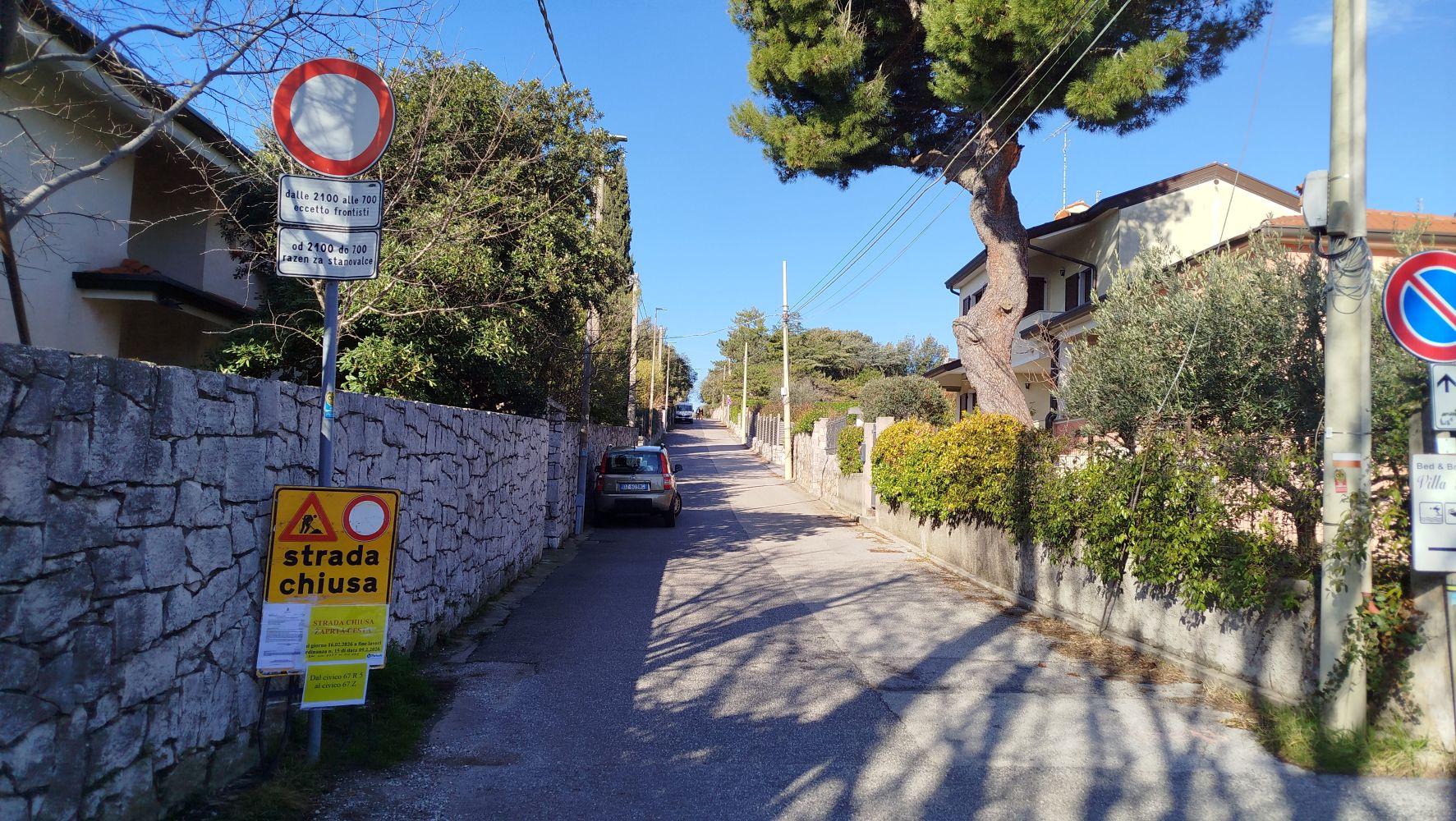 Duino, parcheggi ridotti per lavori a Cernizza. Romita e Milos: «quali le soluzioni concrete dell’amministrazione?»