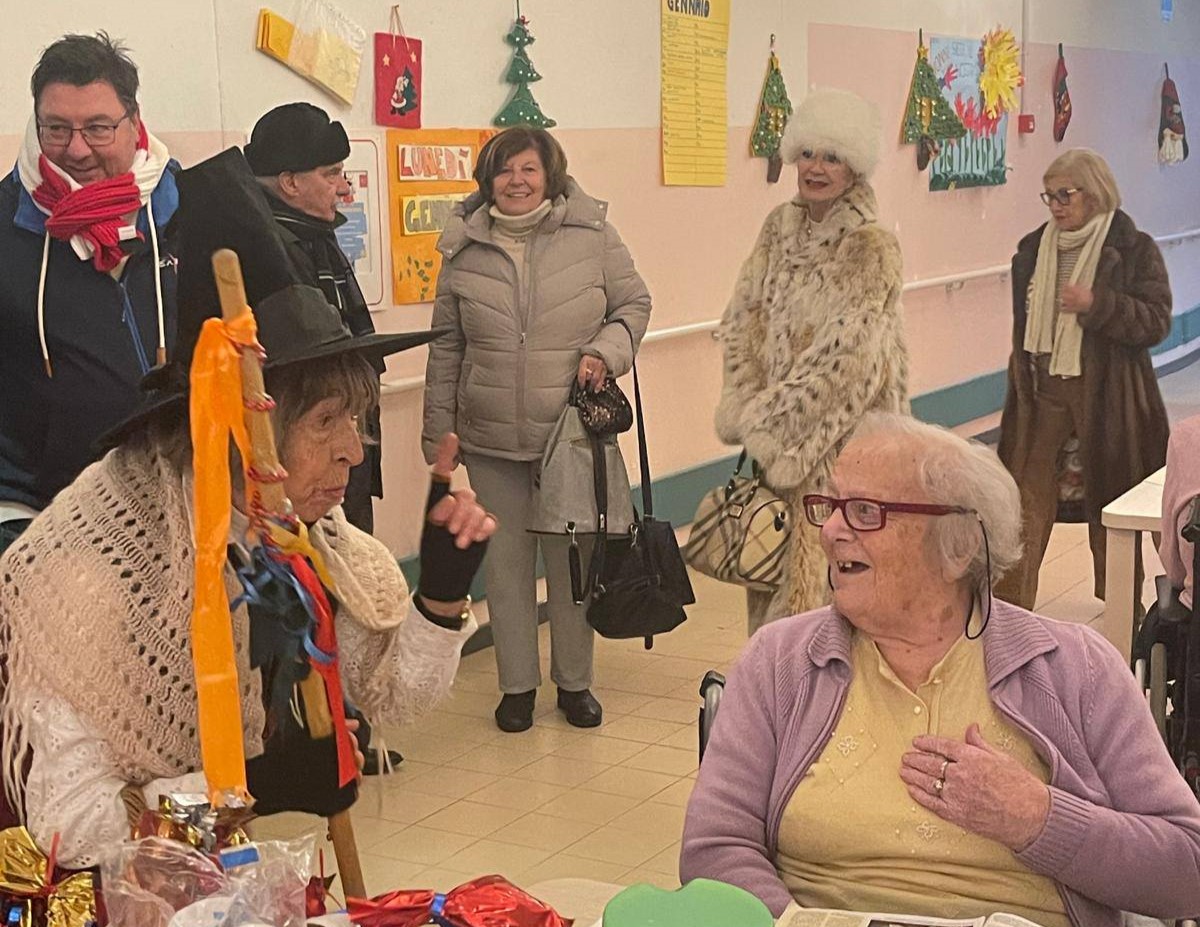 Immagine per Fotonotizia – Duino Aurisina, la Befana Lions porta sorrisi ai piccoli e agli ospiti di Casa Stuparich