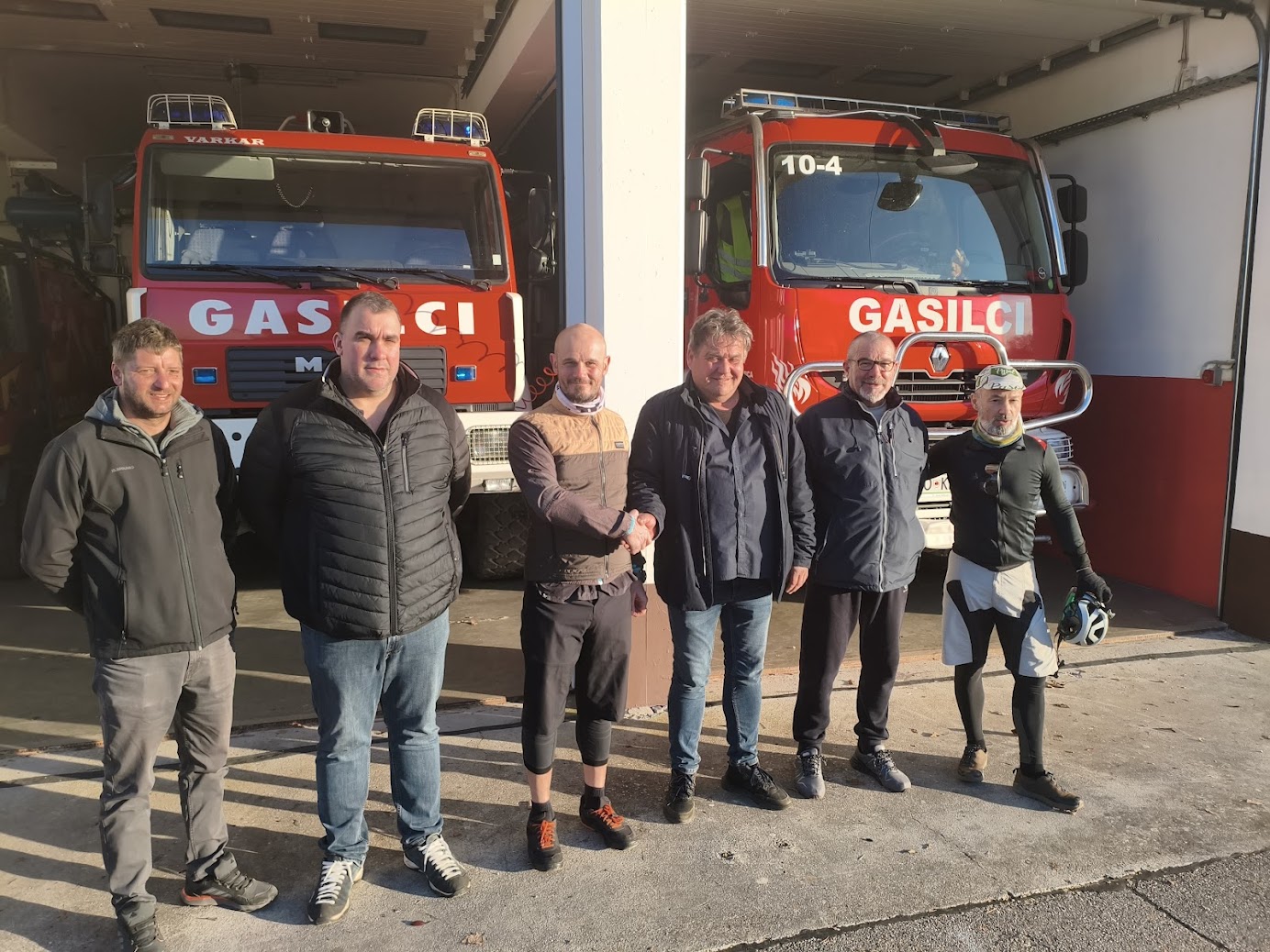 Immagine per Gli organizzatori di ‘Carso Trail’ donano una parte del ricavato dell’evento sportivo 2025 ai Gasilci volontari di Kostanjevica