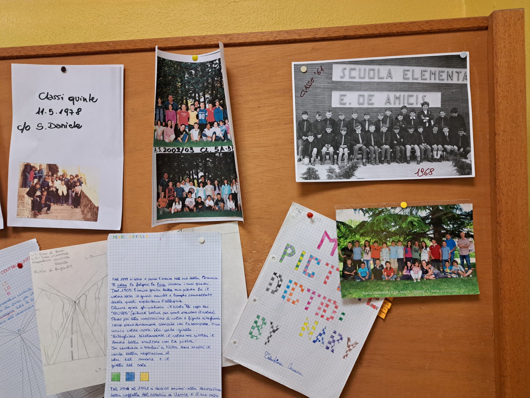 Immagine per In centinaia ‘salutano’ la De Amicis a Staranzano, l’affetto della comunità verso la sua storica scuola primaria 