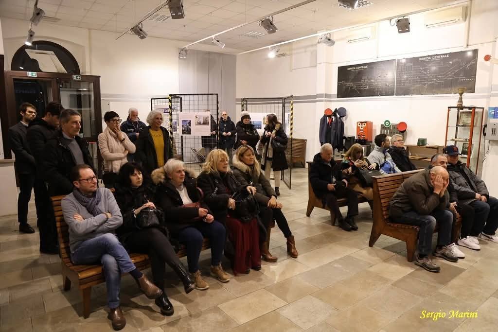 Immagine per Tra stazione di Gorizia e Transalpina, una strada che diventa mostra fotografica con ‘4 passi senza confine’