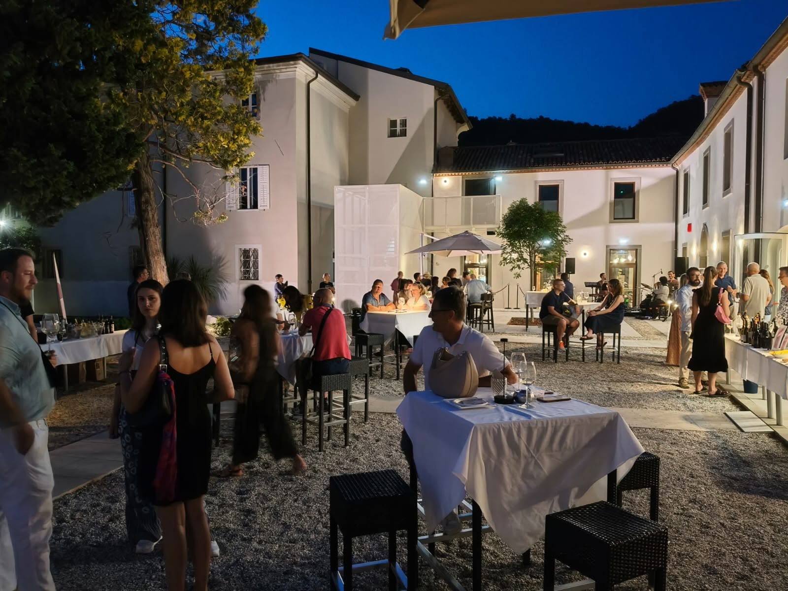 ‘Le Notti del Vino’ nel Goriziano, a Cormons e Strassoldo le prime due serate tra storia e degustazione