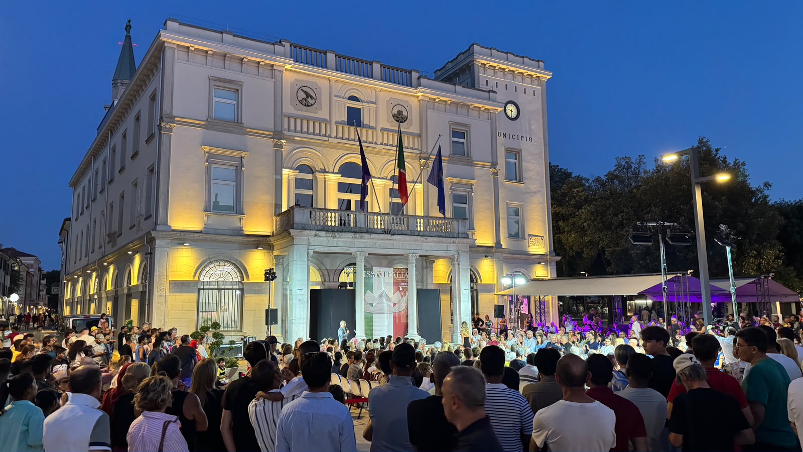 Monfalcone Estate, buona la partenza: oltre 2mila persone in piazza per la ‘Notte dei Saldi’