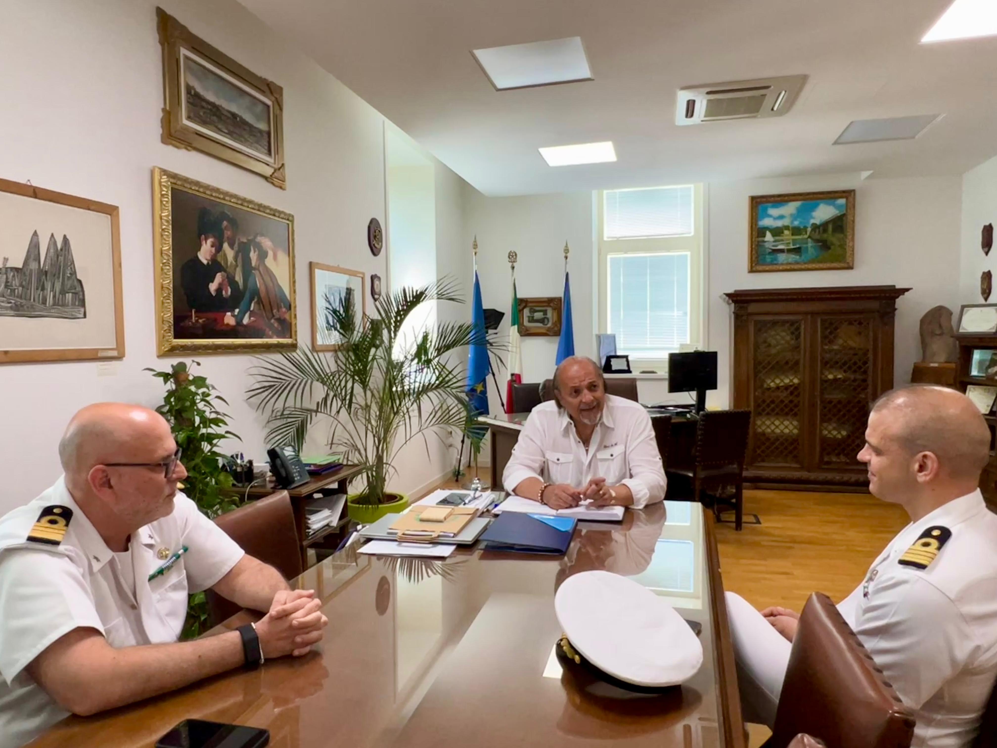Monfalcone, la Capitaneria saluta il comandante Fausto Schirone: la nuova guida a Luca Provenzano 