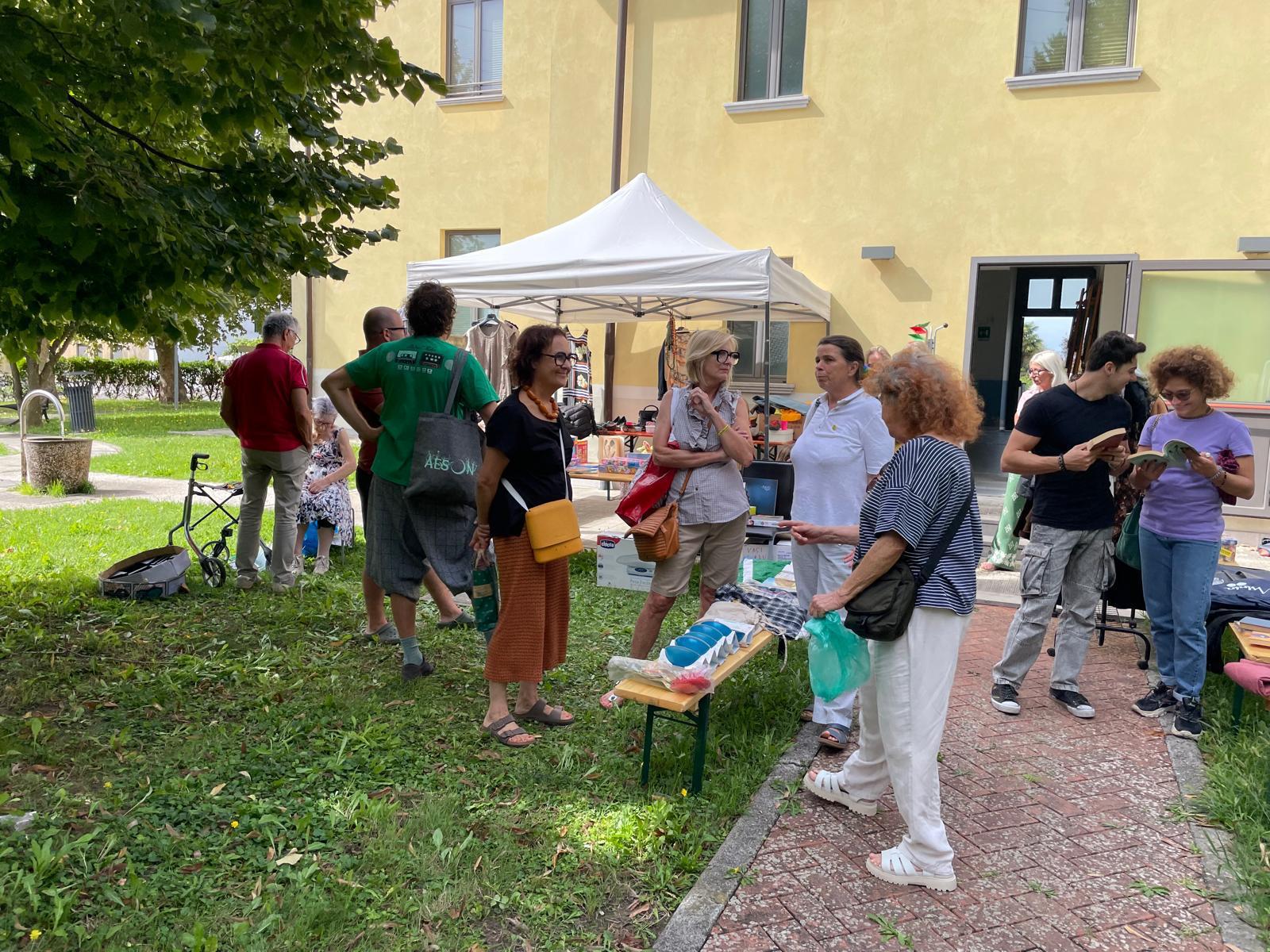 Immagine per Fiumicello, l’associazione ‘Voci di Donne’ ripropone il ‘Baratto’ in piazzale dei Tigli 