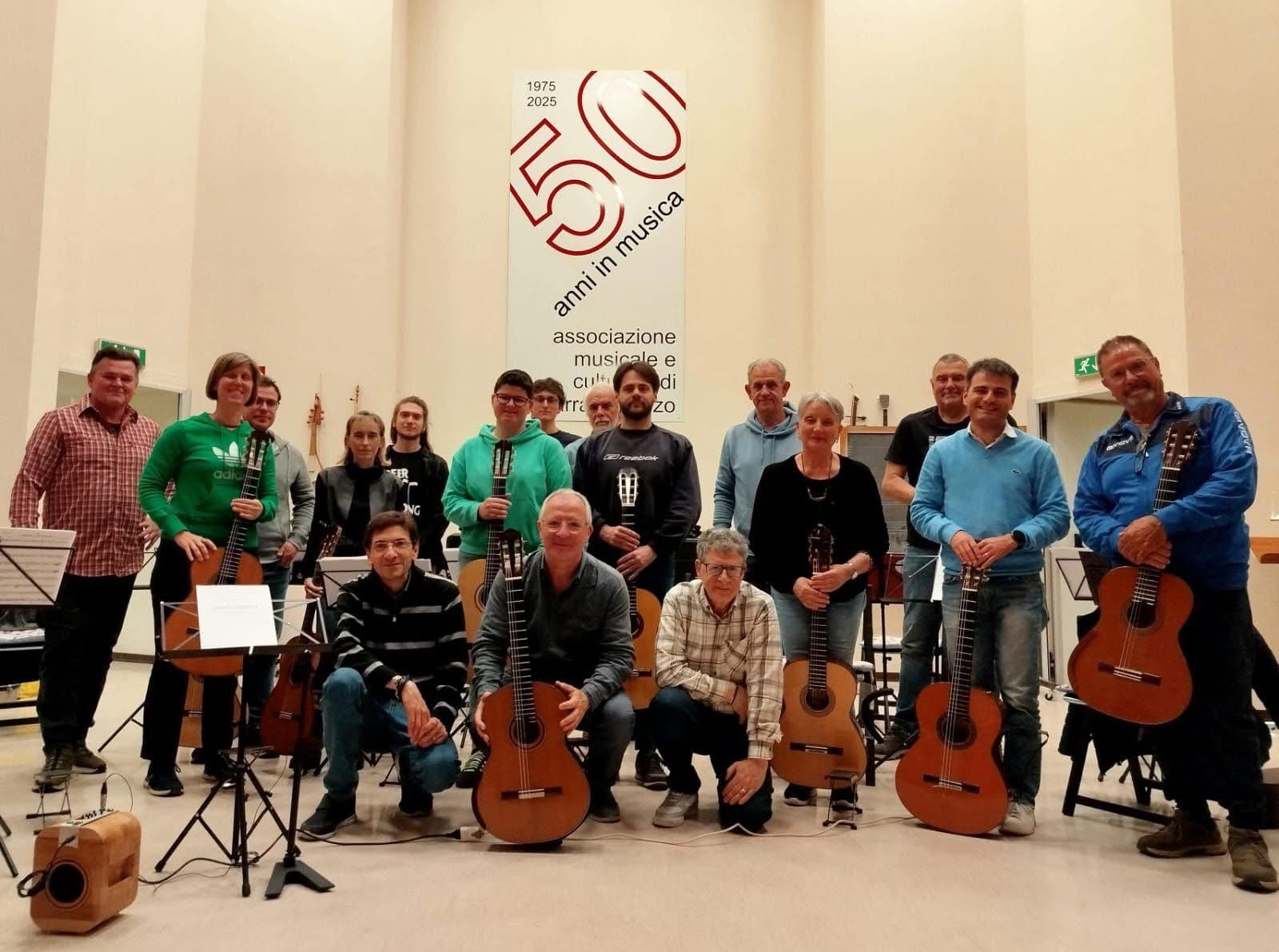 Immagine per Il chitarrista Vito Nicola Paradiso in concerto con la FarraChitarrEnsemble, a Gradisca e Gorizia arriva ‘Travel in America’