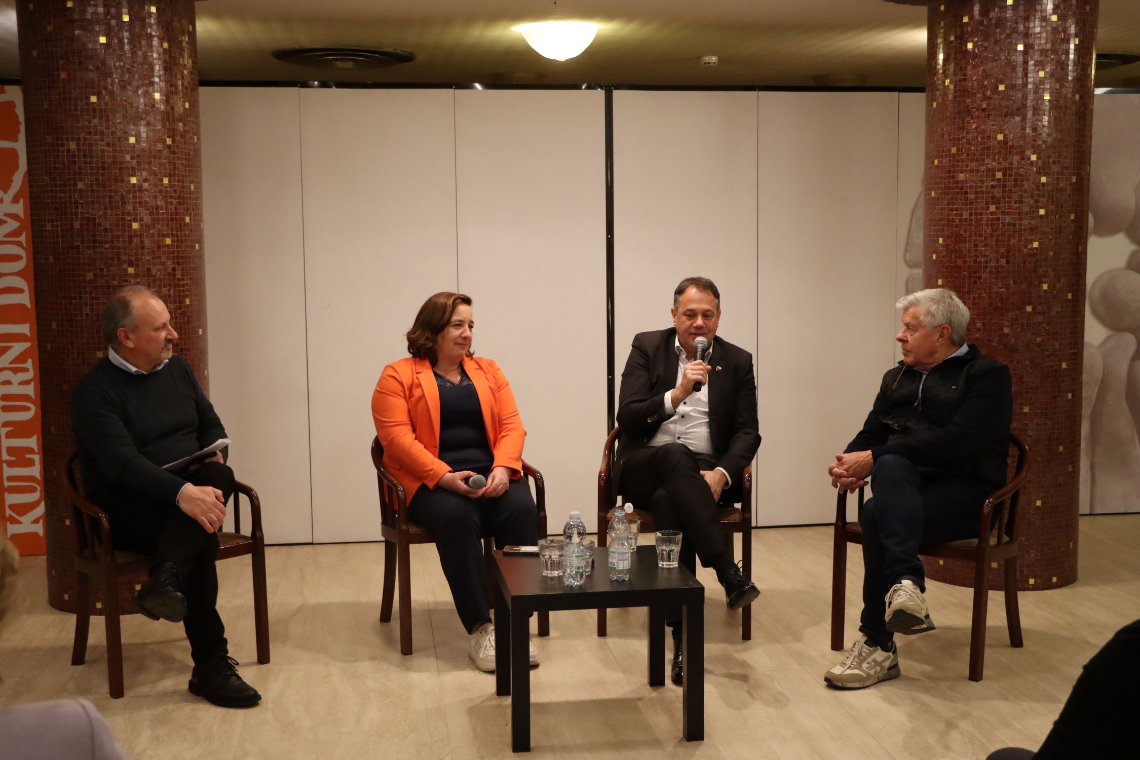 Immagine per Elezioni parlamentari in Slovenia, i candidati della Goriška espongono risultati e prospettive future al Comitato della Skgz 