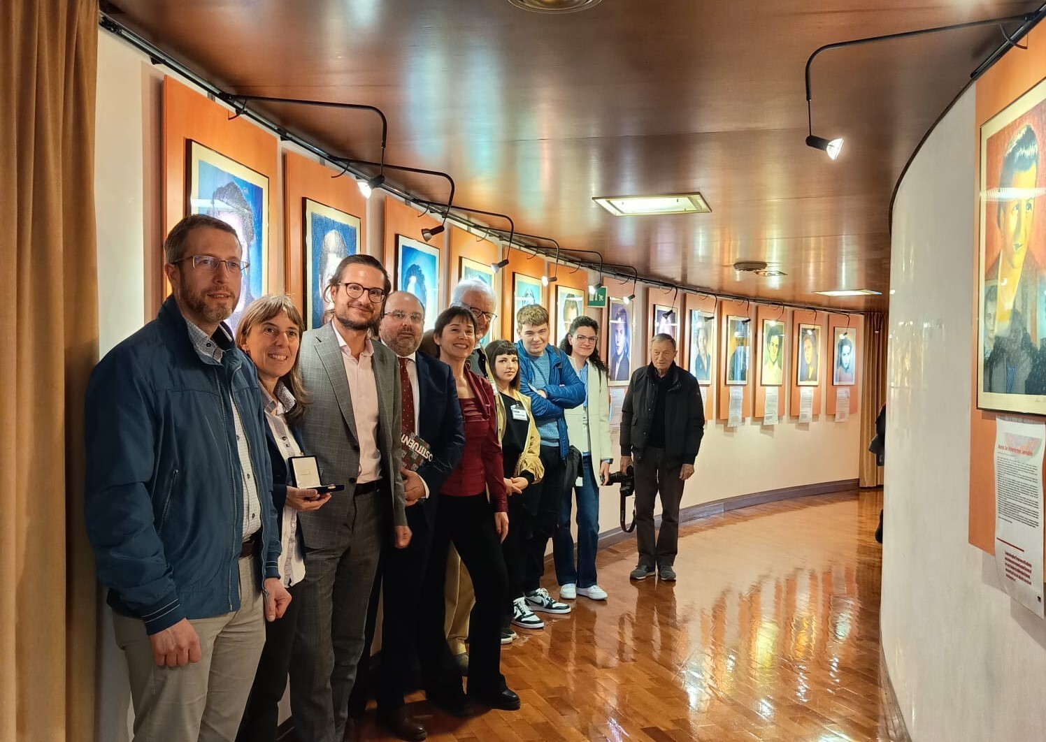 Immagine per Con la mostra ‘Madri Costituenti’ in Consiglio Regionale, il Sigillo al Circolo Brandl. La soddisfazione di Bullian e Moretti