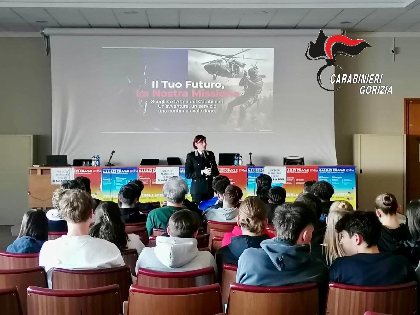 Immagine per Fotonotizia – L'Arma nelle scuole di Gorizia, focus su sensibilizzazione e orientamento professionale