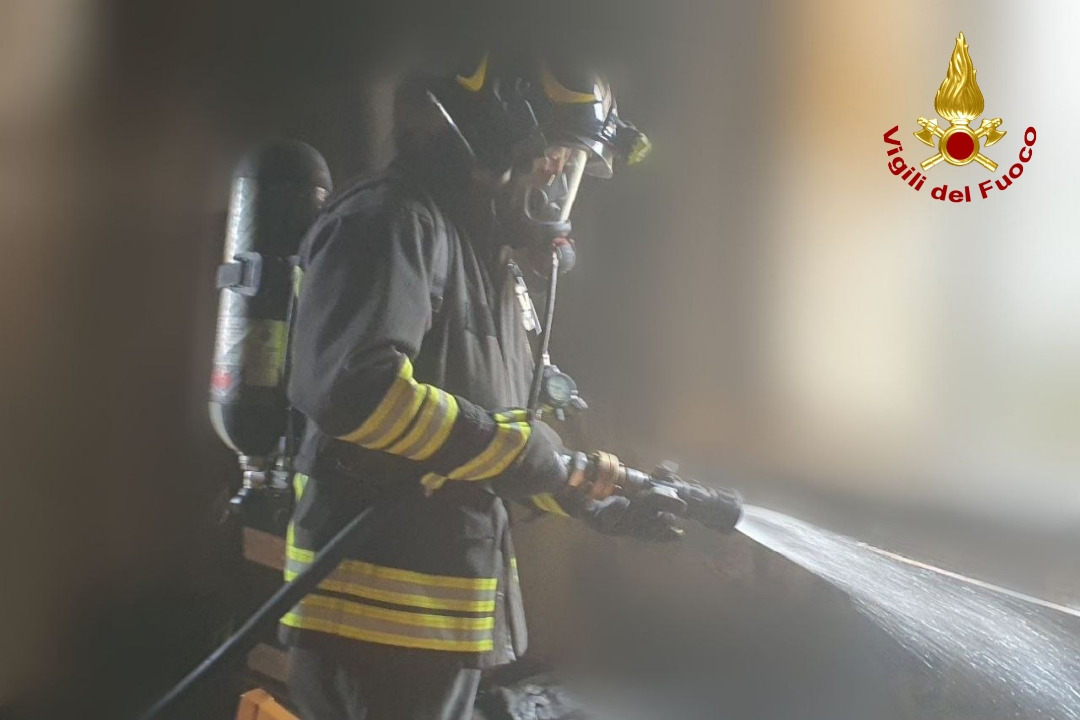 Immagine per Monfalcone, a fuoco l'appartamento di un condominio di via Tacitiana: stabile evacuato dai Vigili del Fuoco