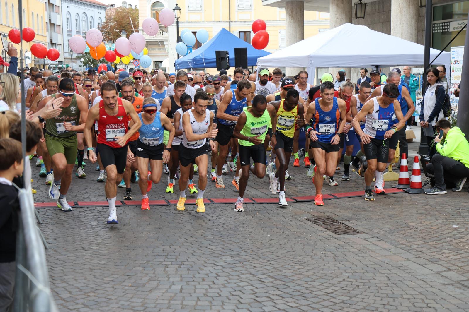 Immagine per 320 corridori alla ‘Go & Go Half Marathon’, in testa Vincent Ntabo Momanyi. Terzo posto per Tobia Beltrame