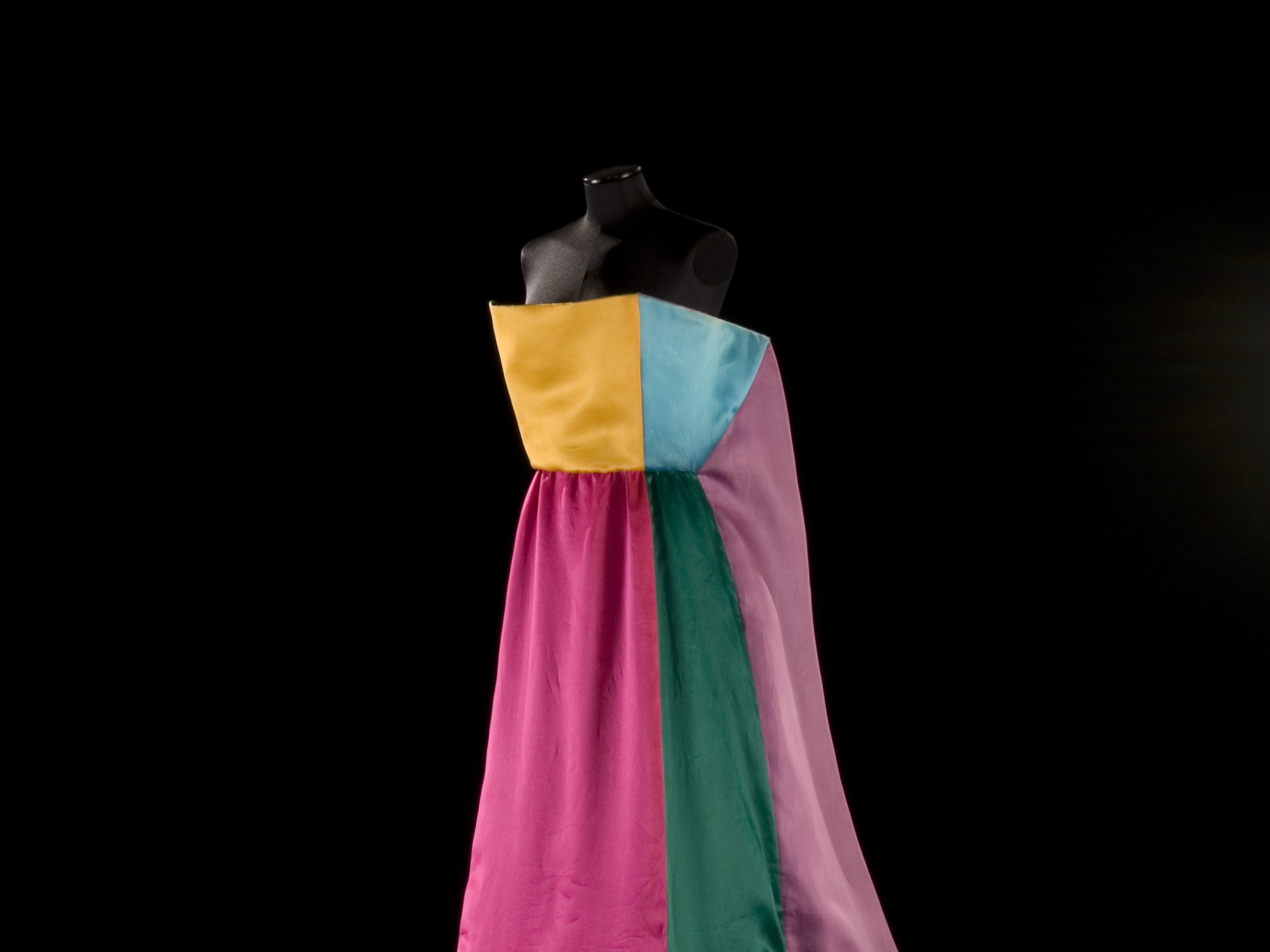 Immagine per Gorizia, al Museo della Moda aprono due nuove sale su Roberto Capucci. Visite gratuite nel fine settimana