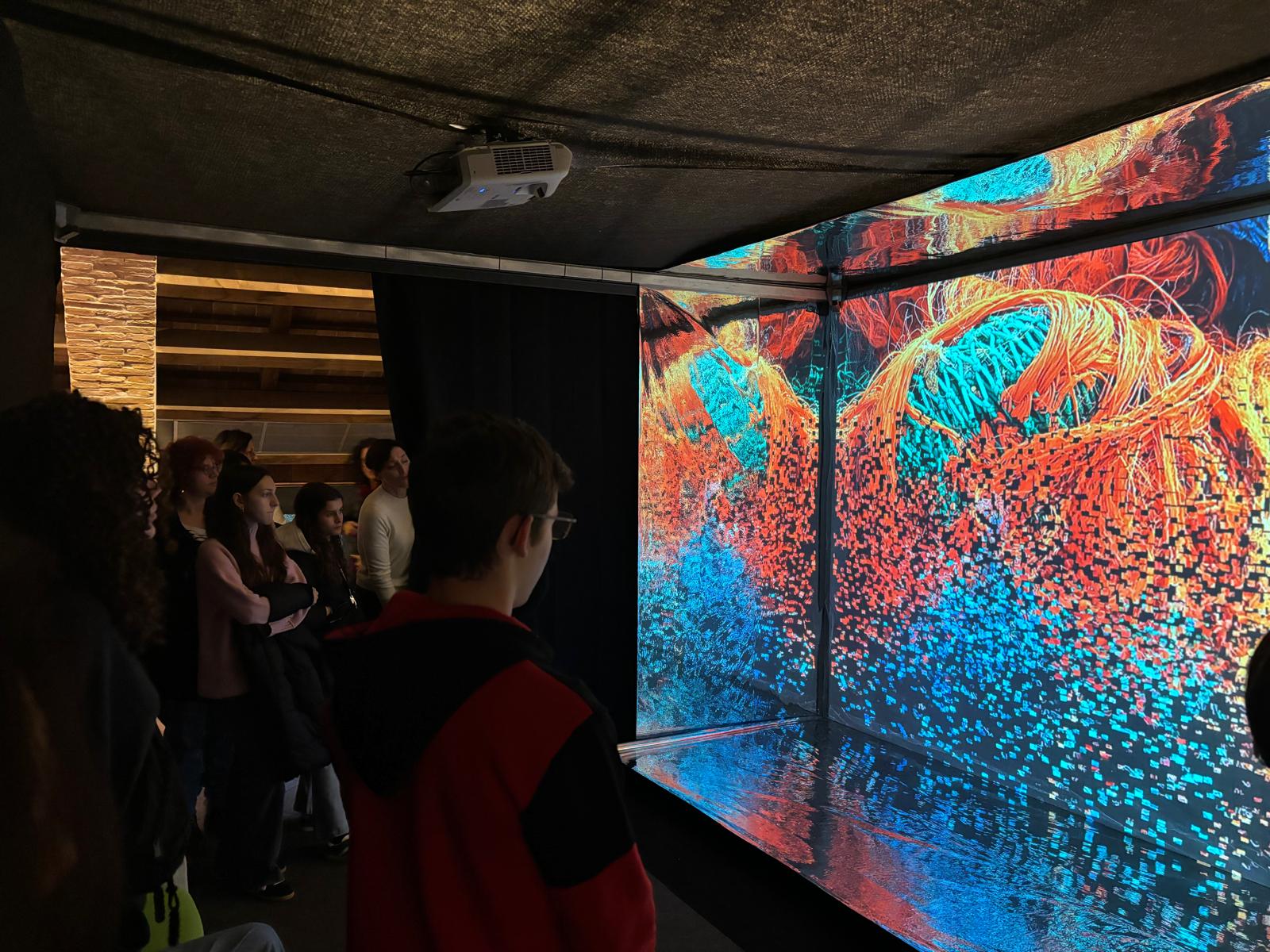 Nova Gorica, la mostra ‘I tormenti di Poseidone’ racconta l'impatto delle microplastiche tra arte e scienza 