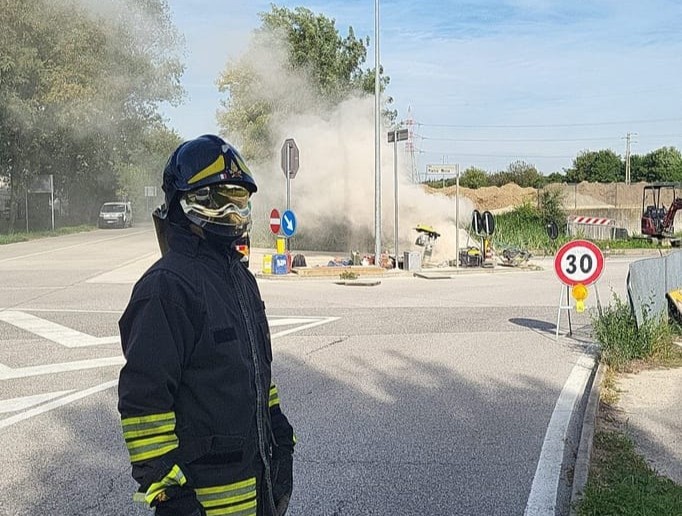 Immagine per Ronchi, fuga di gas su sede stradale in via Pietro Micca: intervengono i Vigili del Fuoco 