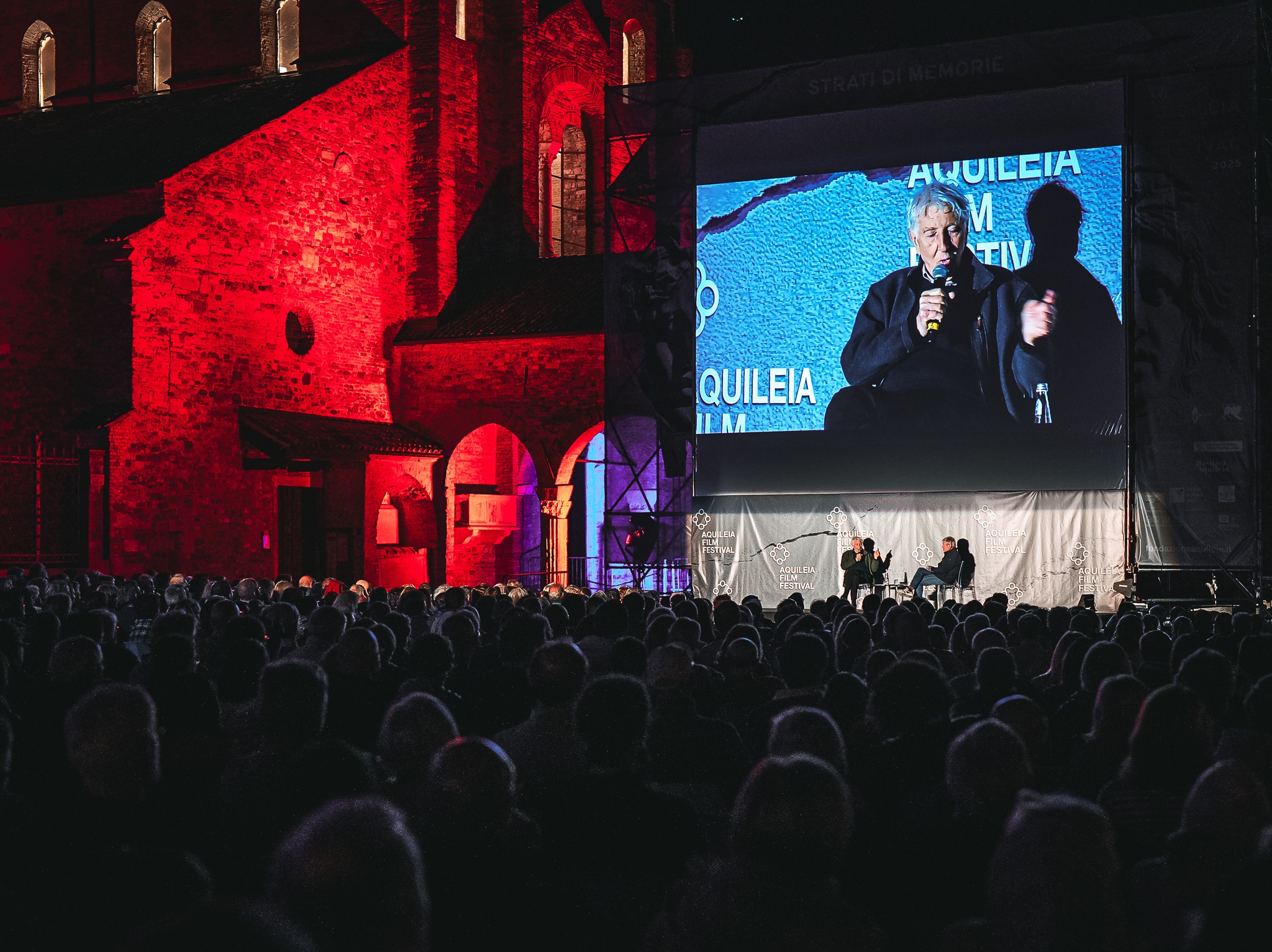 Copertina per Piazza Capitolo al completo per Corrado Augias all’Aquileia Film Festival, svelati i vincitori della rassegna