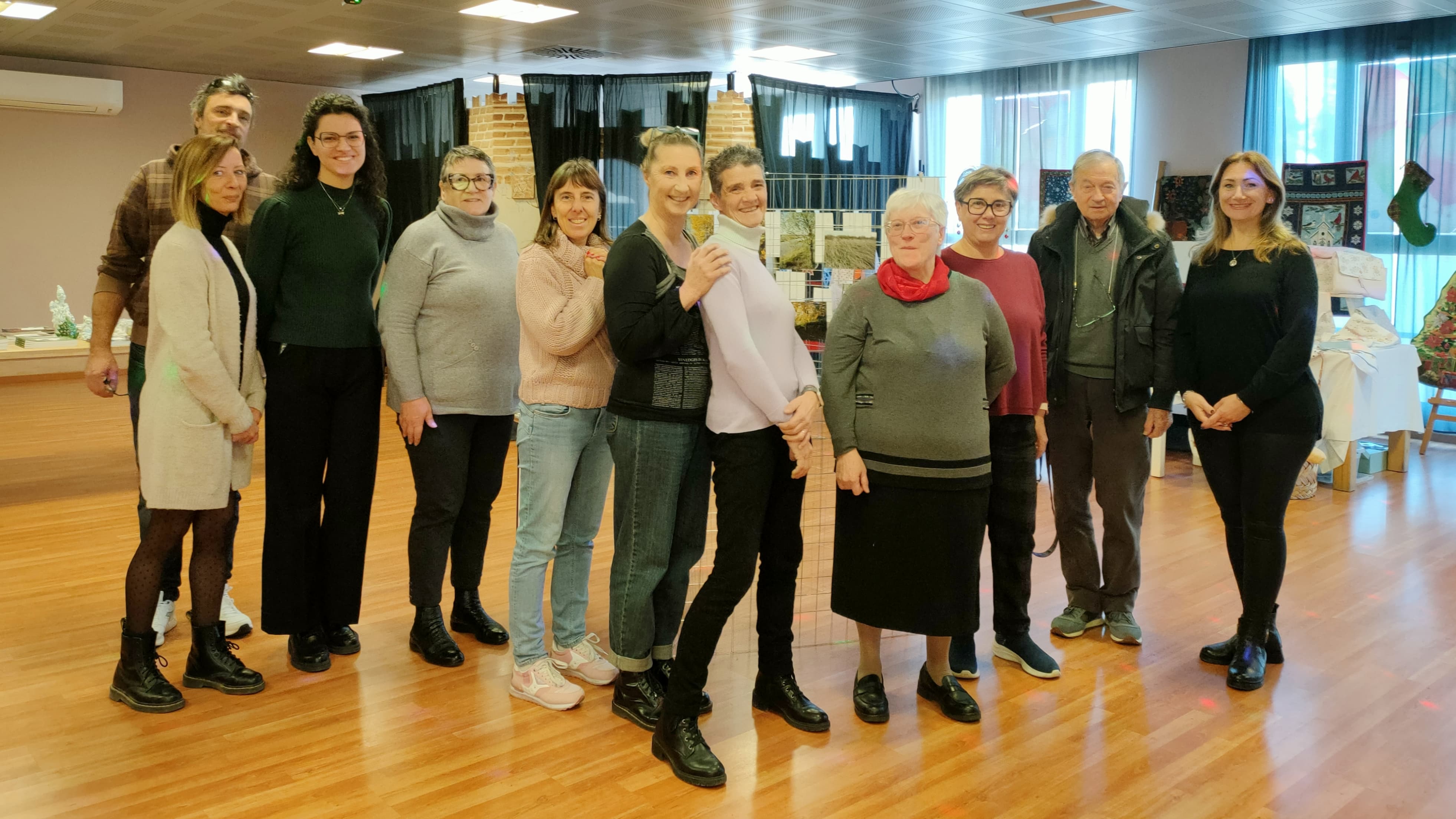 Immagine per Fotonotizia – Il mercatino natalizio del Circolo Brandl raccoglie 700 euro in beneficienza