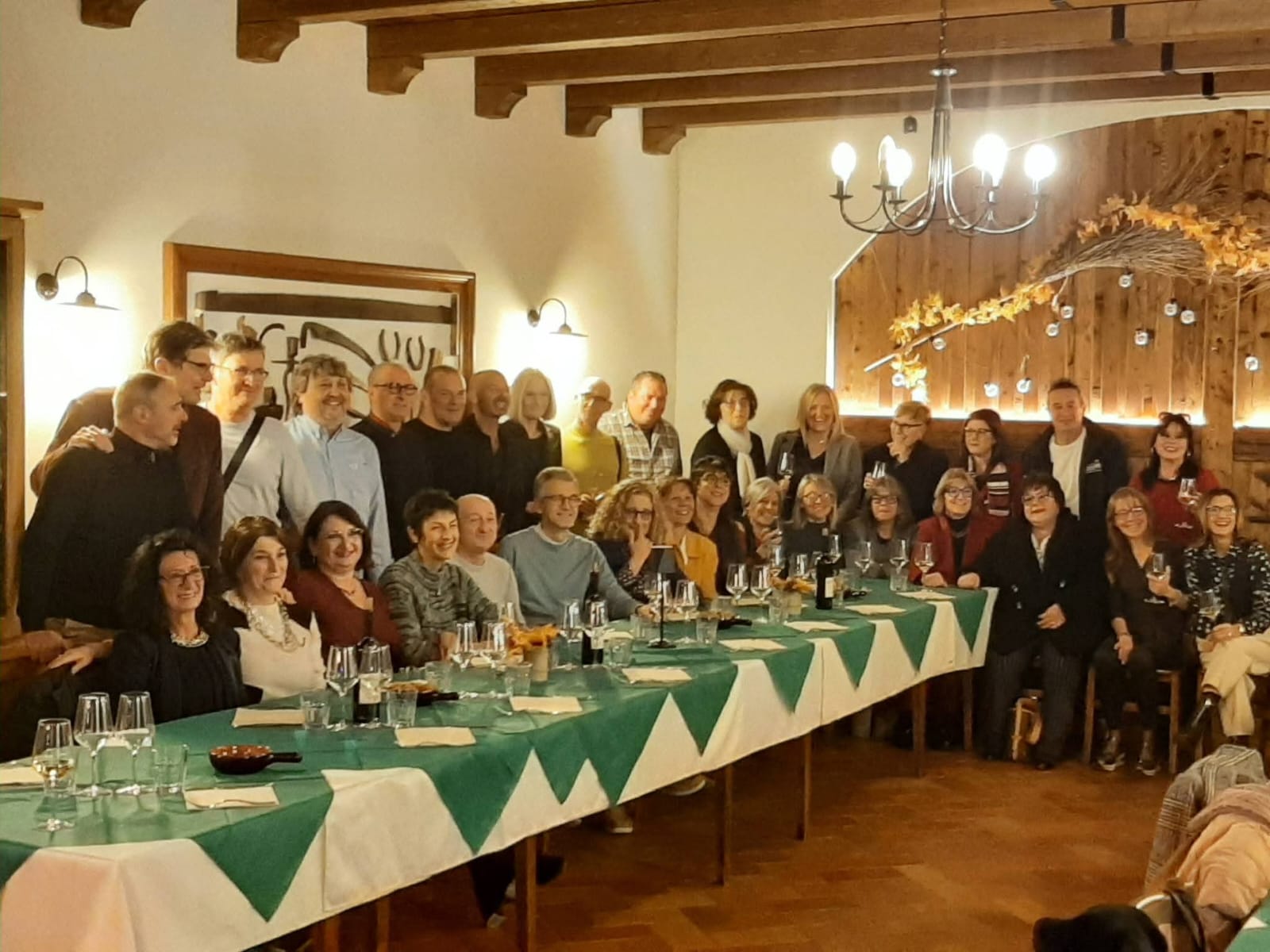 Fotonotizia - Il felice ritrovo dei sessantenni di Ronchi alle 'Giarine' di Fogliano