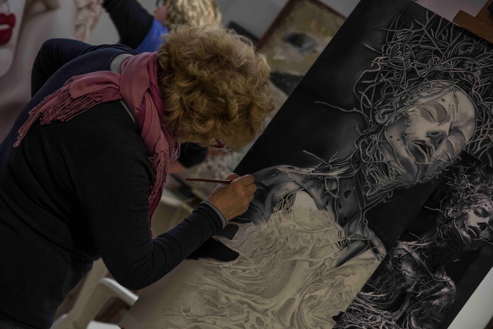 A Staranzano arriva ‘Eikònos’: 30 opere mostrano i frutti del laboratorio di arti grafiche di Nicoletta Leghissa e Franco Milani  