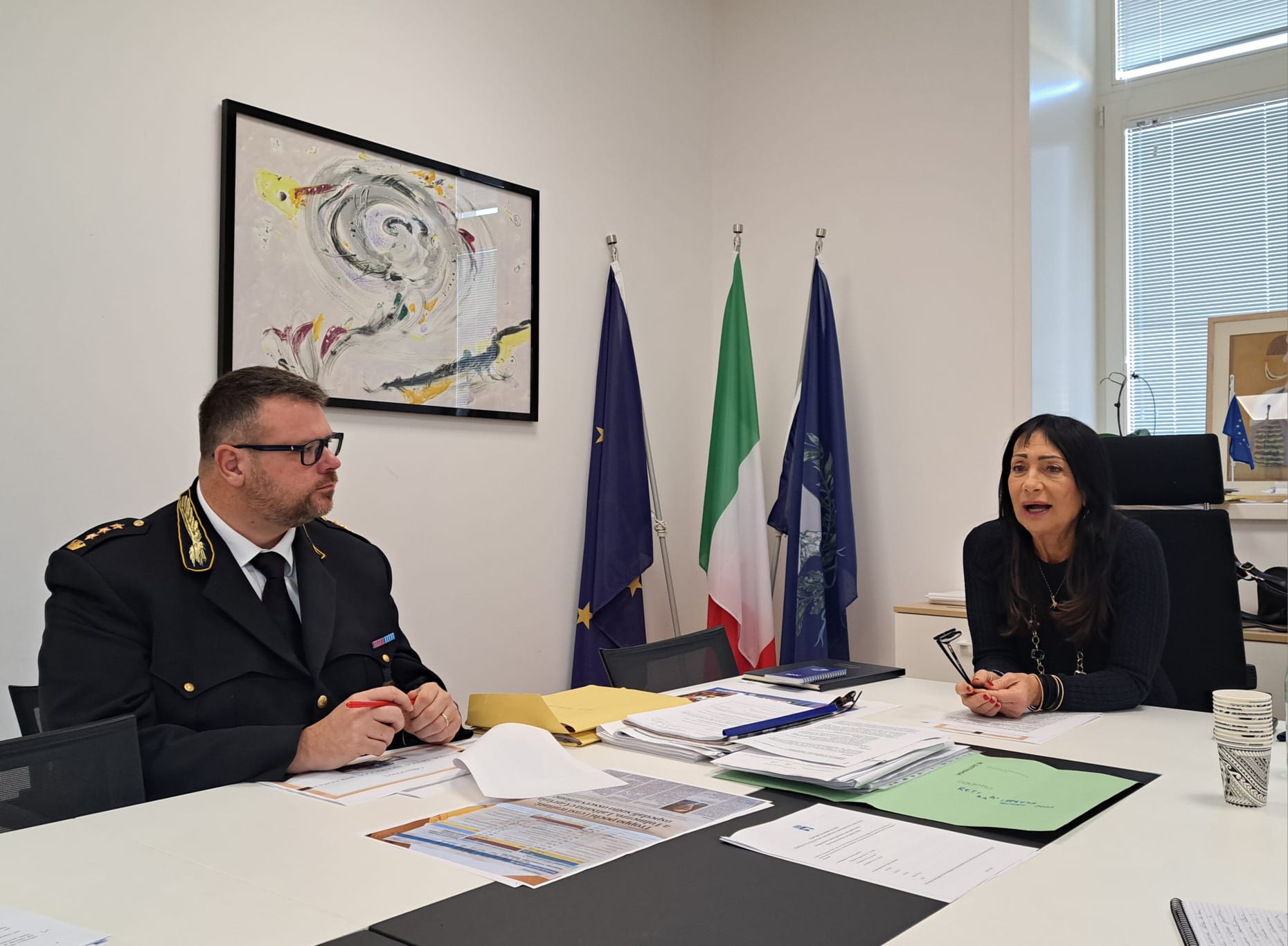 Immagine per Monfalcone, maxi-controlli della Polizia Locale agli autotrasporti. Entro fine gennaio entrano in dotazione i taser 