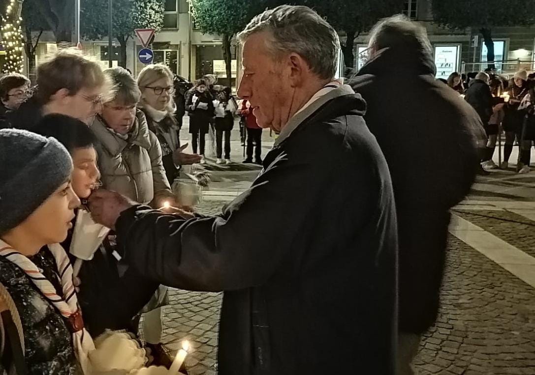 Copertina per Gorizia e Monfalcone accolgono la Luce della Pace