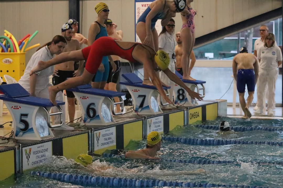 Copertina per Monfalcone ospita i Campionati Regionali Master di nuoto: record nello stile libero per Samantha Gallone