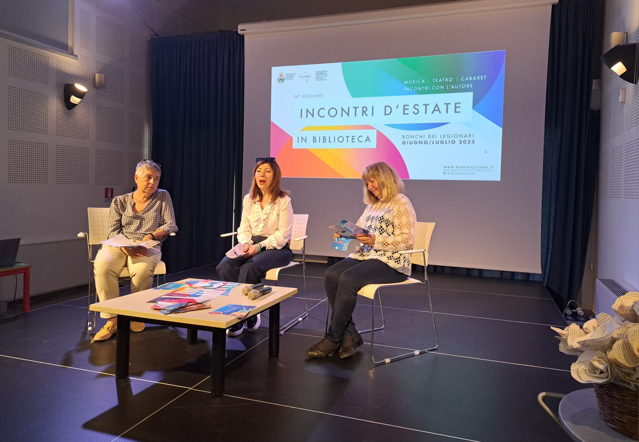 Copertina per Ronchi, 19 appuntamenti e 200 ospiti per gli ‘Incontri d’estate in biblioteca'