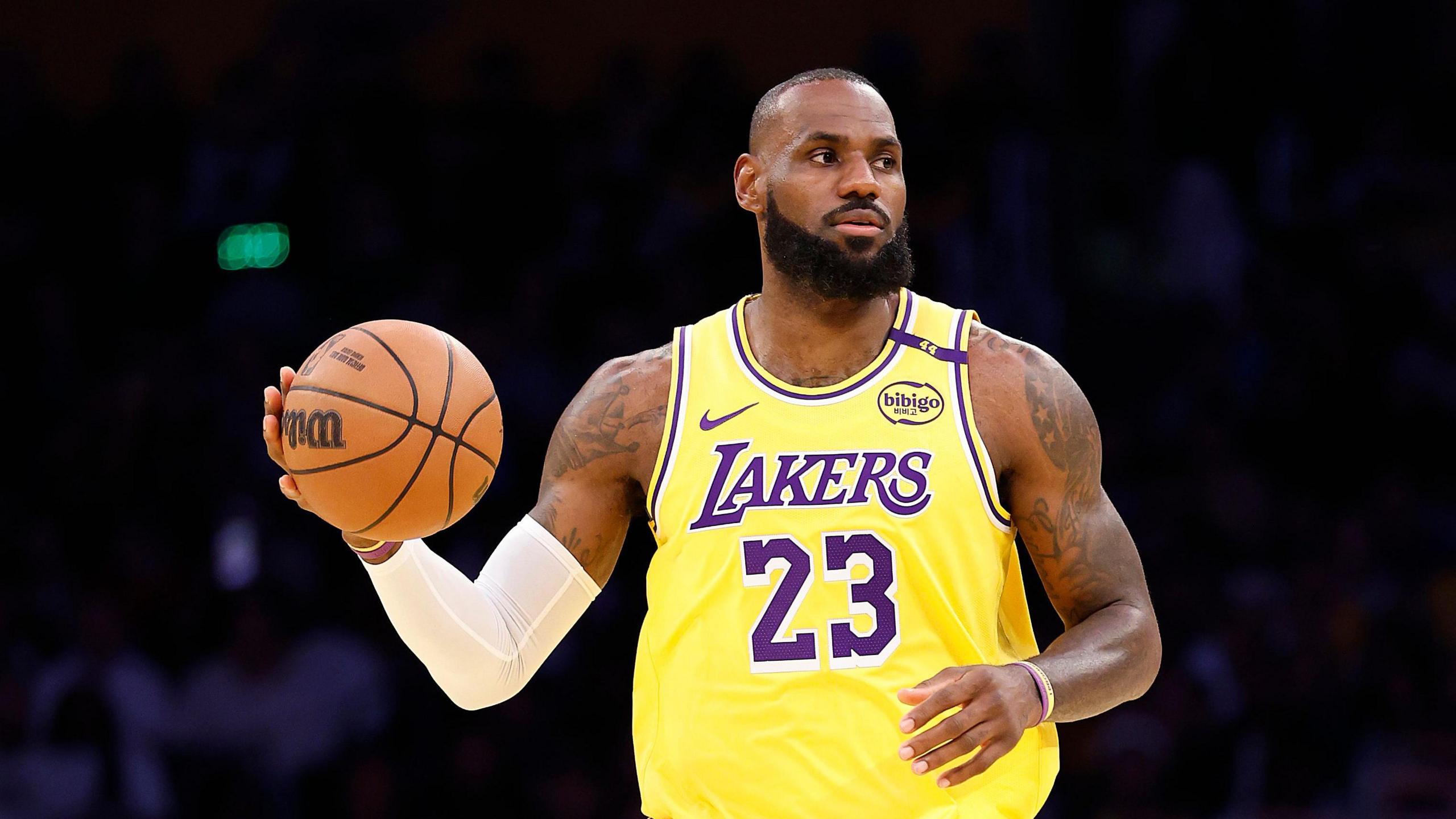Copertina per ‘Suoncolora Stories’ racconta il 'Prescelto’ del basket LeBron James, appuntamento a Fogliano Redipuglia con lo scrittore Simone Marcuzzi