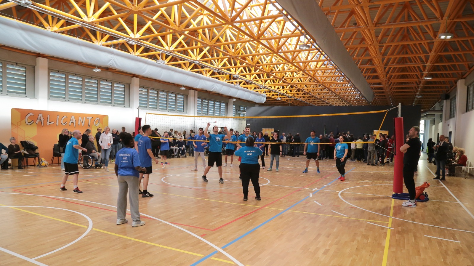 Copertina per Monfalcone, arrivano due nuovi defibrillatori nella palestra della Duca D’Aosta e nel centro sportivo di via della Resistenza
