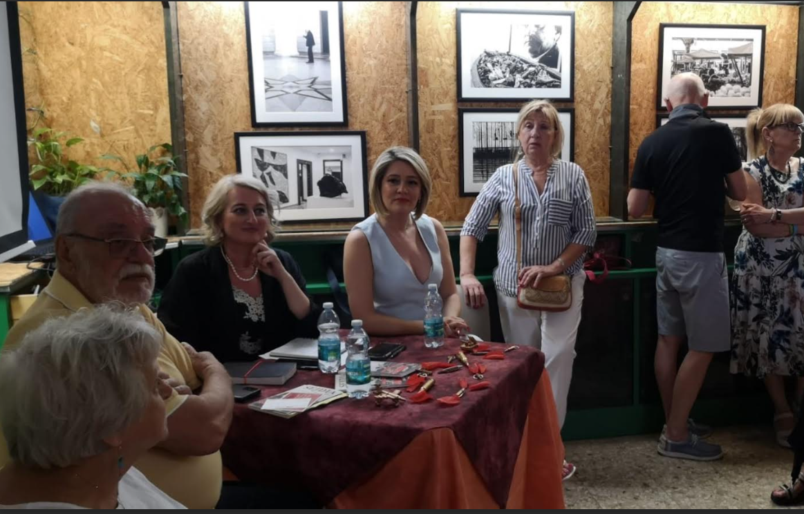 Copertina per Le tragedie della guerra a Sarajevo rivivono a Monfalcone con Aida Kamber nella presentazione del libro ‘Sejdia’