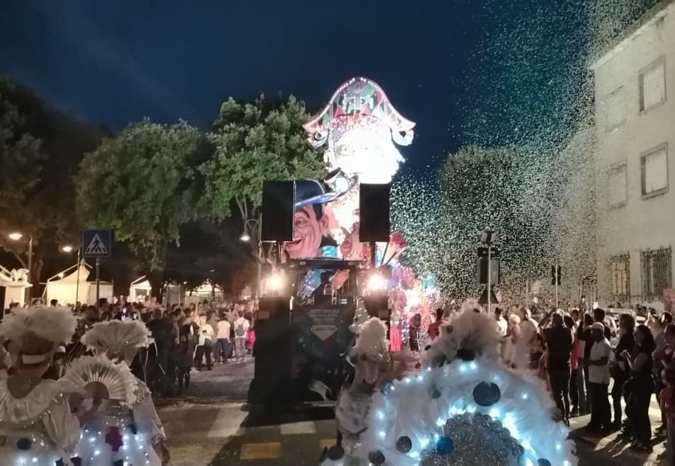 Copertina per Monfalcone, i carri allegorici per la 68esima Festa del Vino e del Pesce: ecco tutte le limitazioni al traffico per sabato 14