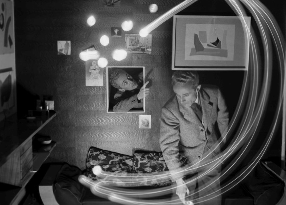 Copertina per Pieris, SancaBùk porta le installazioni luminose di Bruno Munari a Villa Settimini