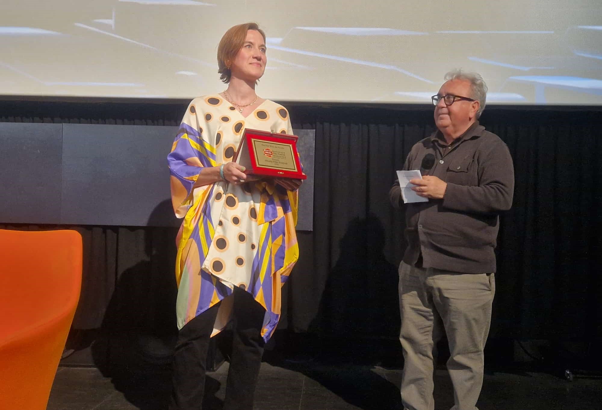 Copertina per ‘The girl with the needle’ porta la Copenaghen tenebrosa a Gorizia, il premio èStoria Film Festival 2025 a Line Langebek Knudse