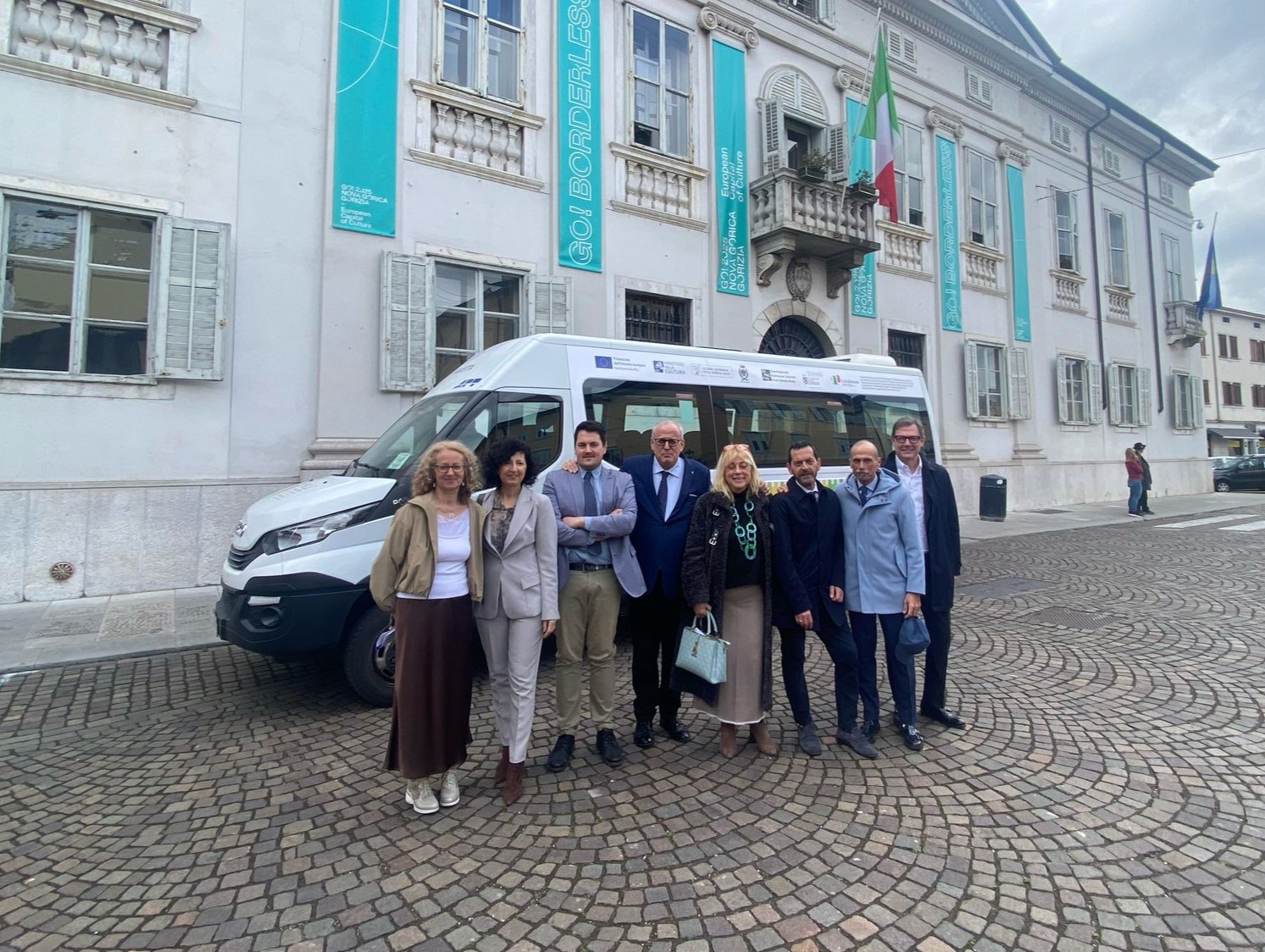 Immagine per Gorizia, ottimo successo per il minibus turistico: centinaia i passeggeri nei primi fine settimana 