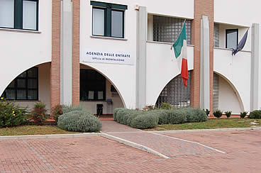 Copertina per Monfalcone, all’Agenzia delle Entrate spariscono i volantini di Fp-Cgil. La denuncia di Moretti: «Inaccettabile»
