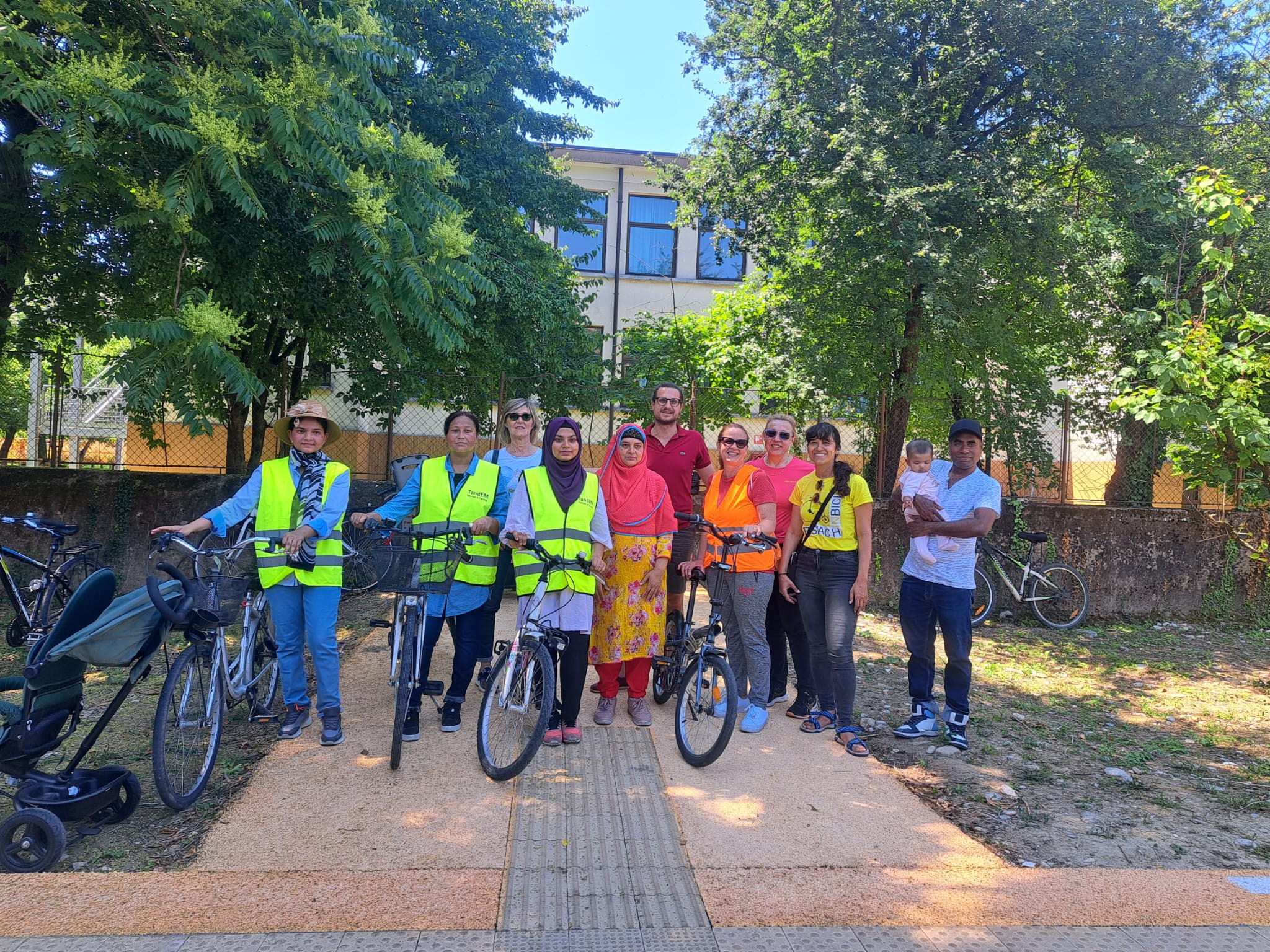 Copertina per ‘Impara ad andare in bici’: tra Monfalcone e Ronchi, un percorso per donne all’insegna di mobilità sostenibile e inclusione