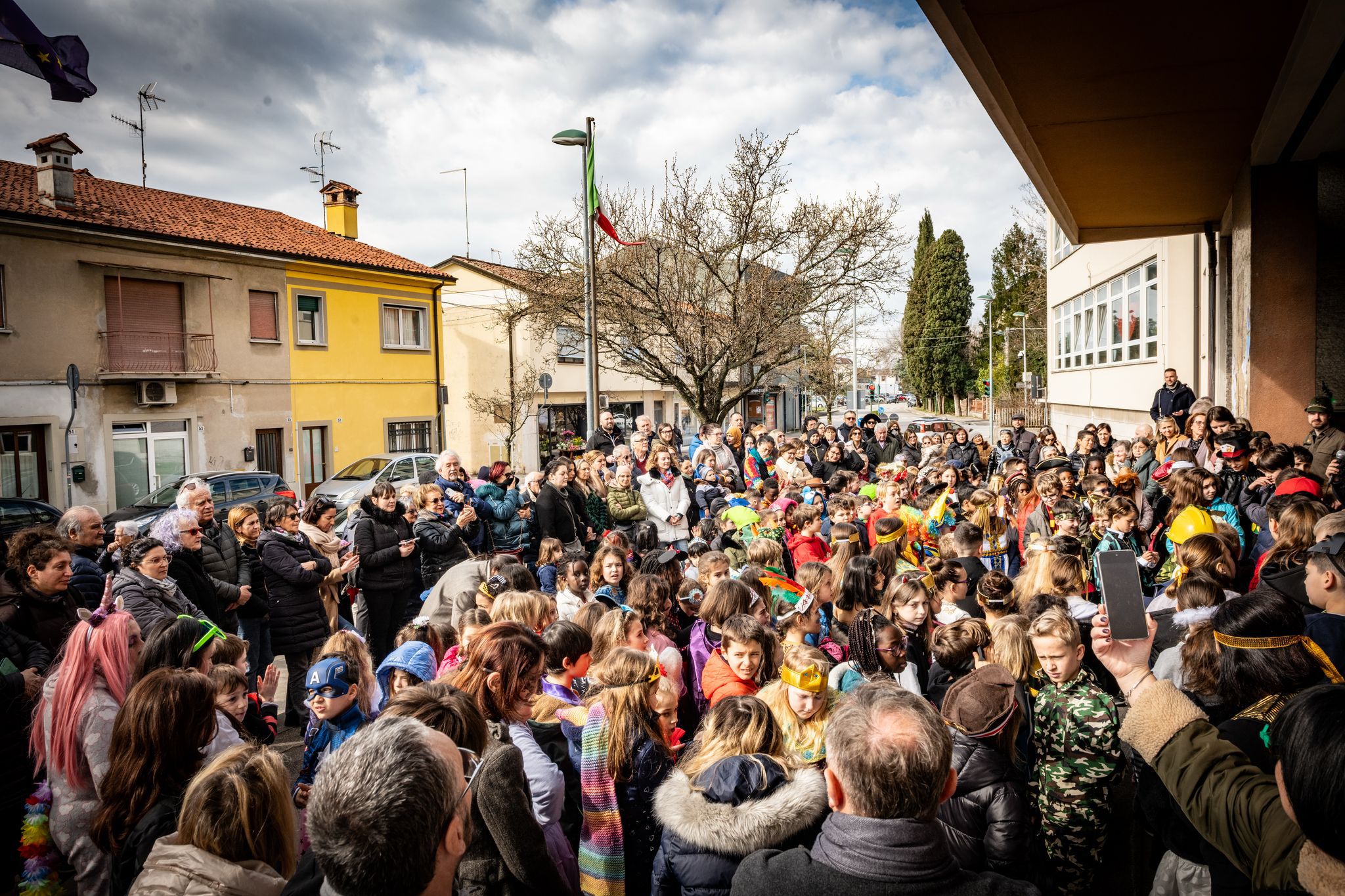 Copertina per L’ultimo saluto di Gradisca alla scuola primaria ‘Dante Alighieri’. Cominciati i lavori per il nuovo edificio