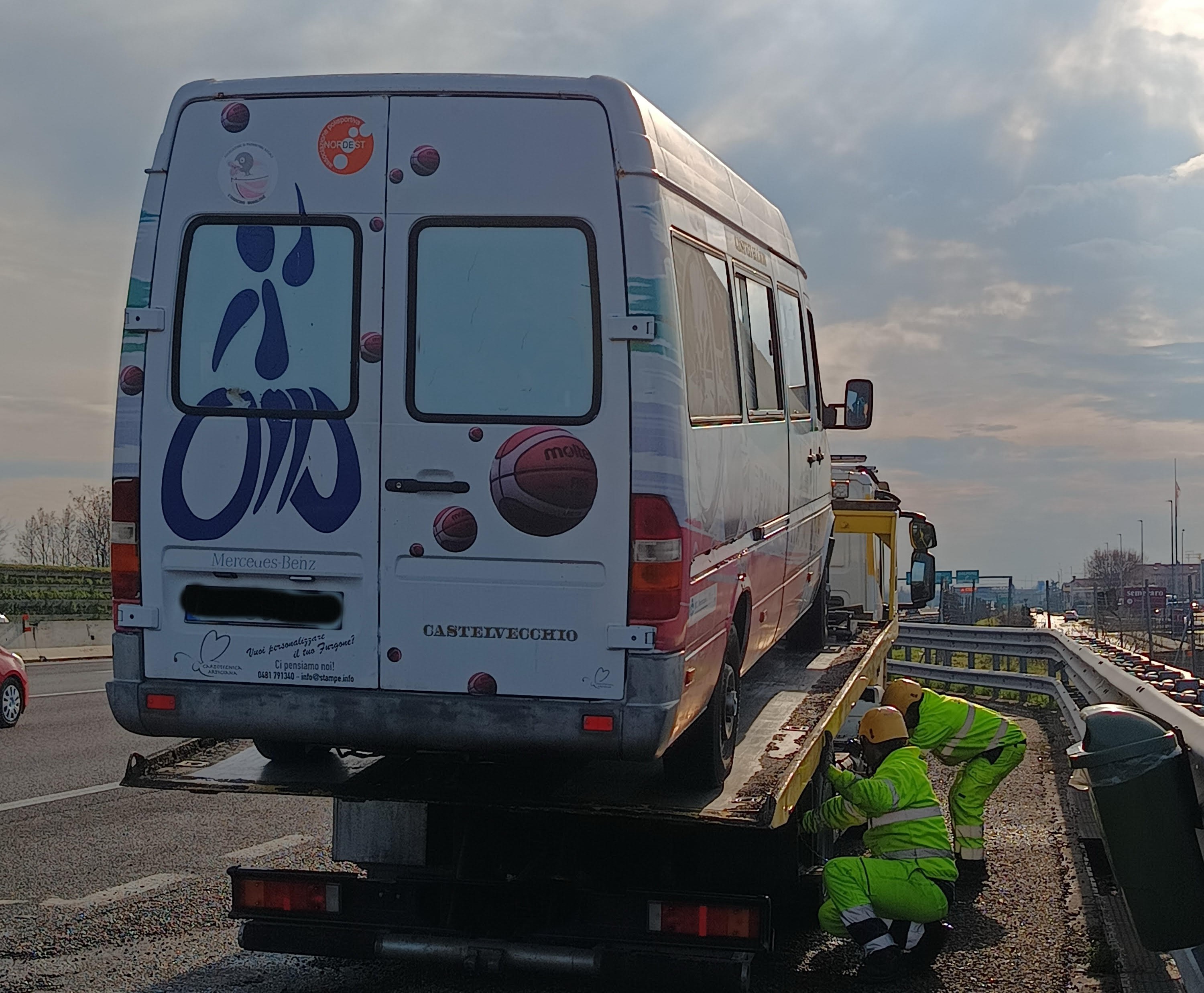 Immagine per Ennesimo guasto al furgone, impossibile per i ragazzi della Polisportiva Nordest giocare sabato a Torino