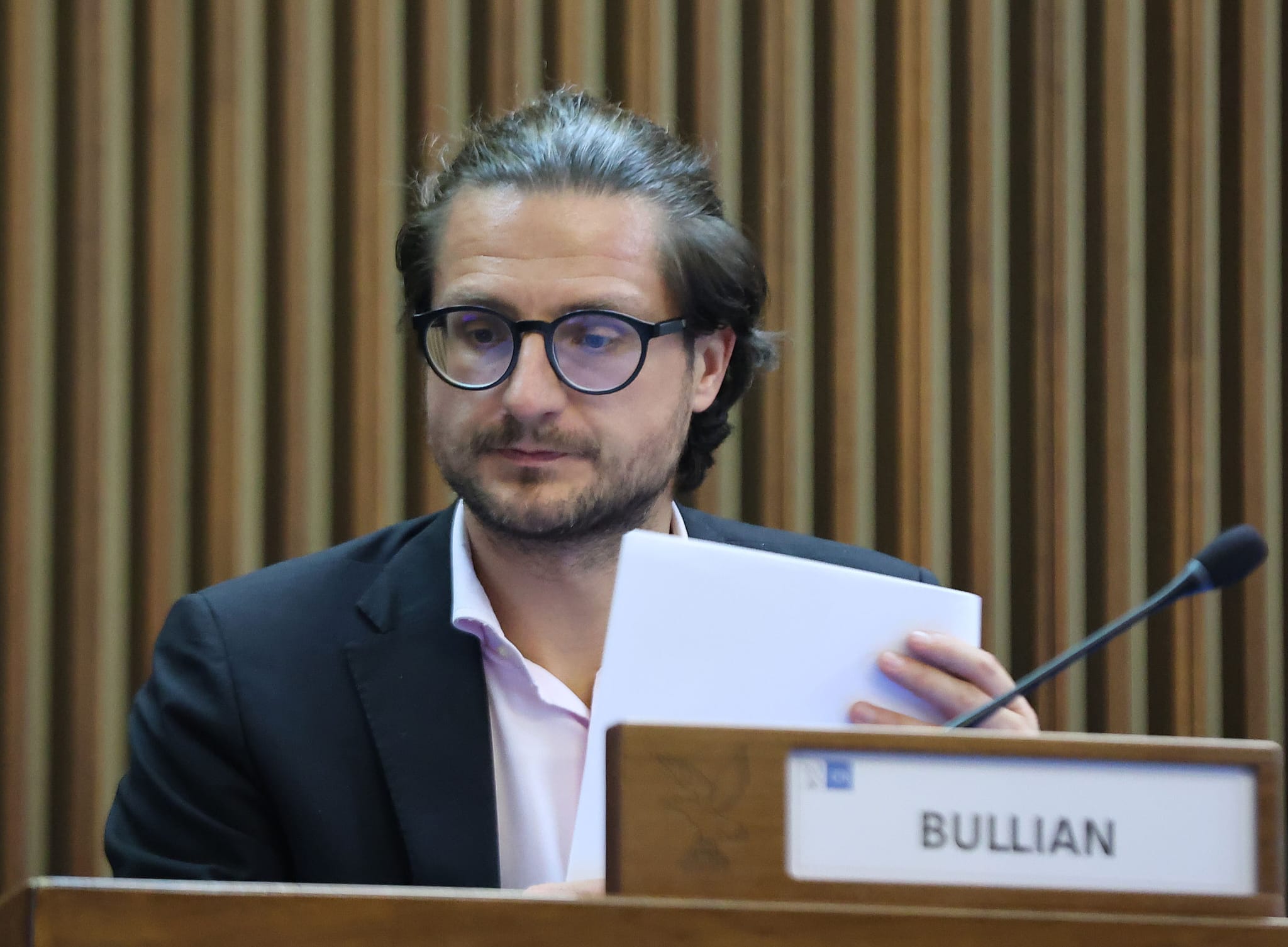 Affossata la proposta di Bullian sull'abrogazione del Decreto Amianto. Cisint, «mozione del Comune impegna il Parlamento»