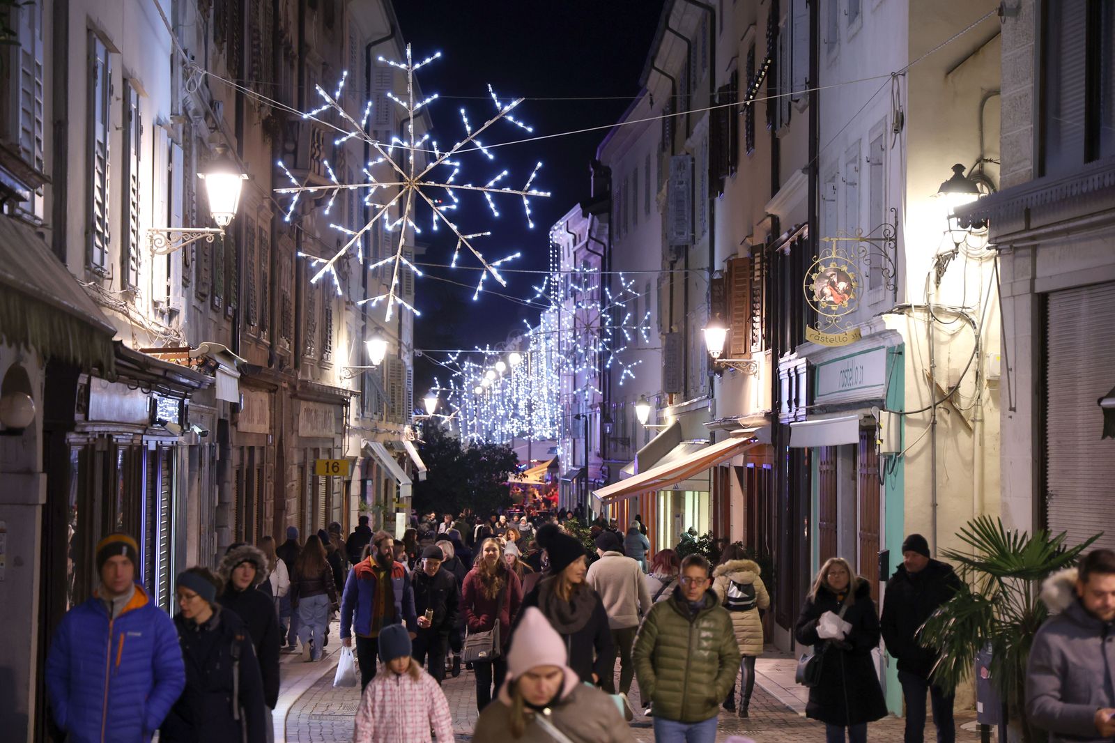 Immagine per Comincia il Dicembre Goriziano: nel fine settimana i â€˜125 metri di strucolo', â€˜Let's Go Gamers' e concerto per la Pace