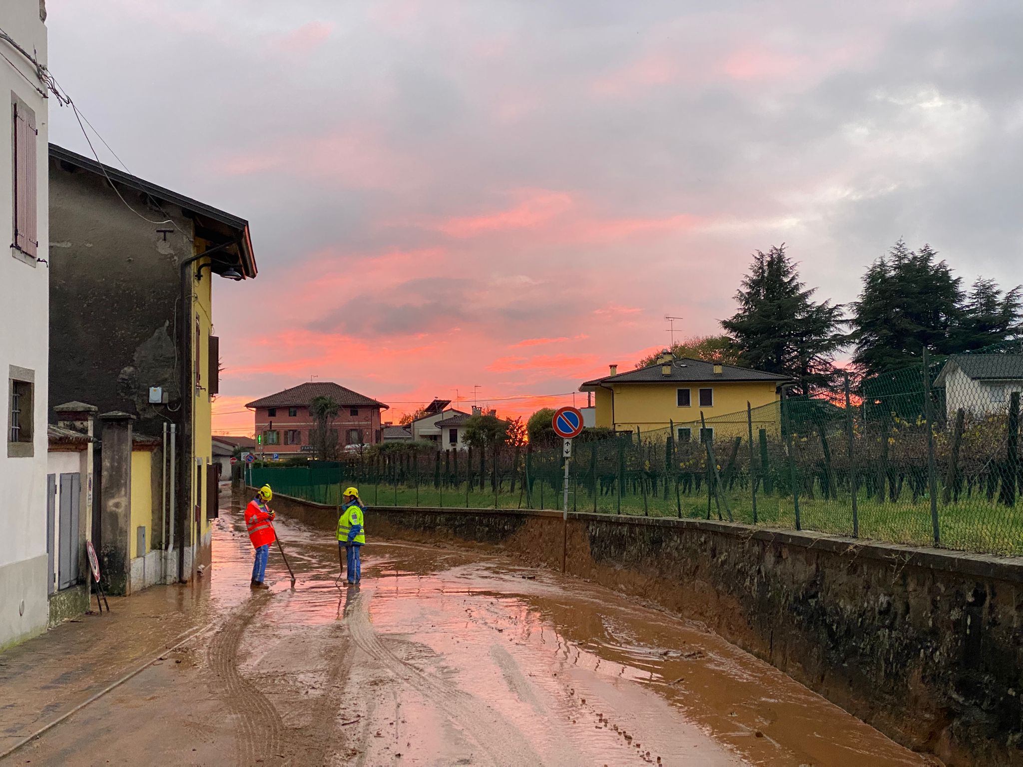 Brazzano, in corso i rilievi sull’area franata. Felcaro, «valutazioni per riportare i primi residenti nelle case»