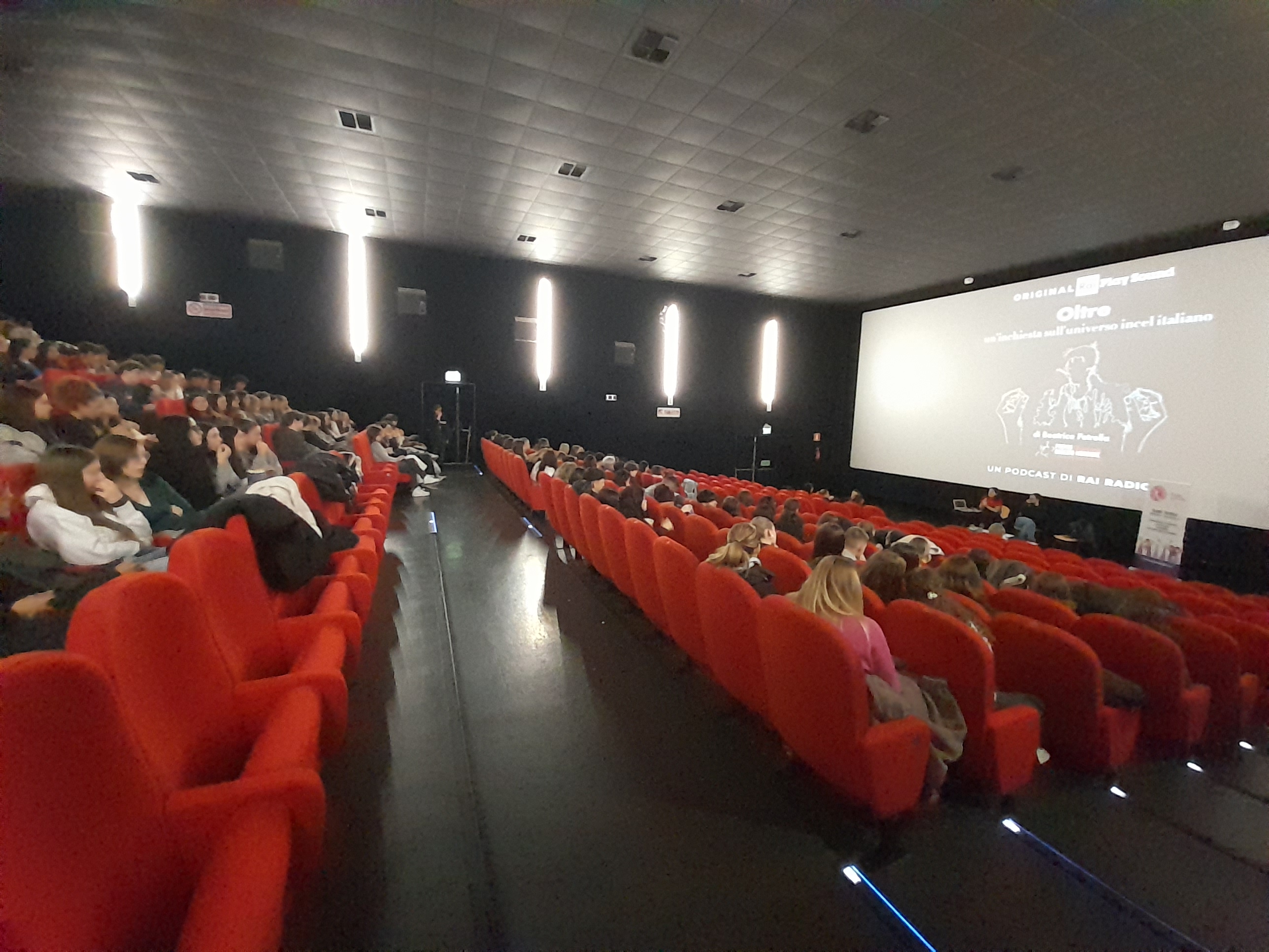 Copertina per Sos Rosa parla agli studenti di Gorizia: un incontro sul fenomeno incel e i video dal ‘Duca degli Abruzzi’ contro stereotipi e violenza di genere